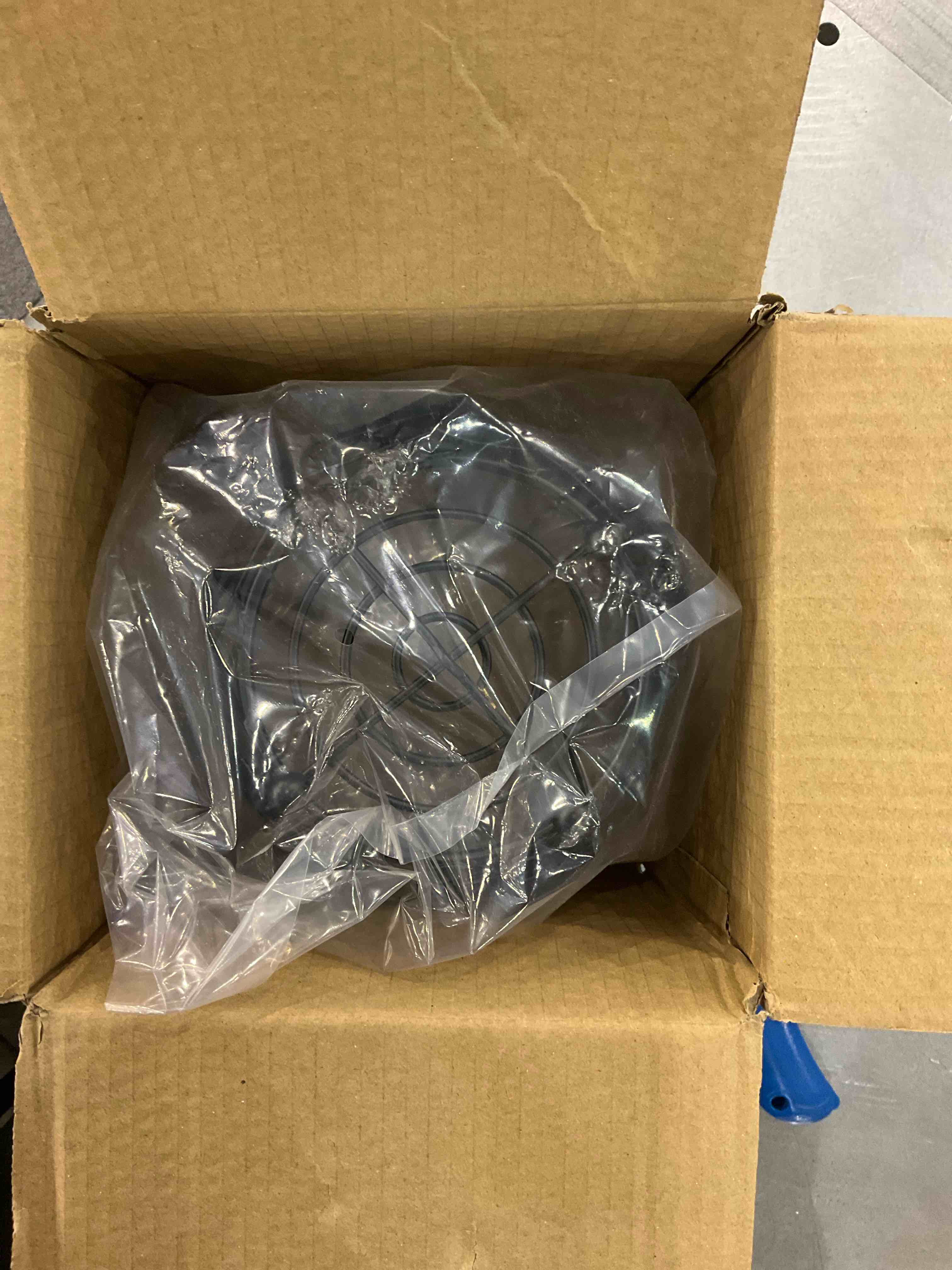 https://s3.amazonaws.com/lotting-images-prod/bidfta/EXS00684790_1697629895988.jpeg
