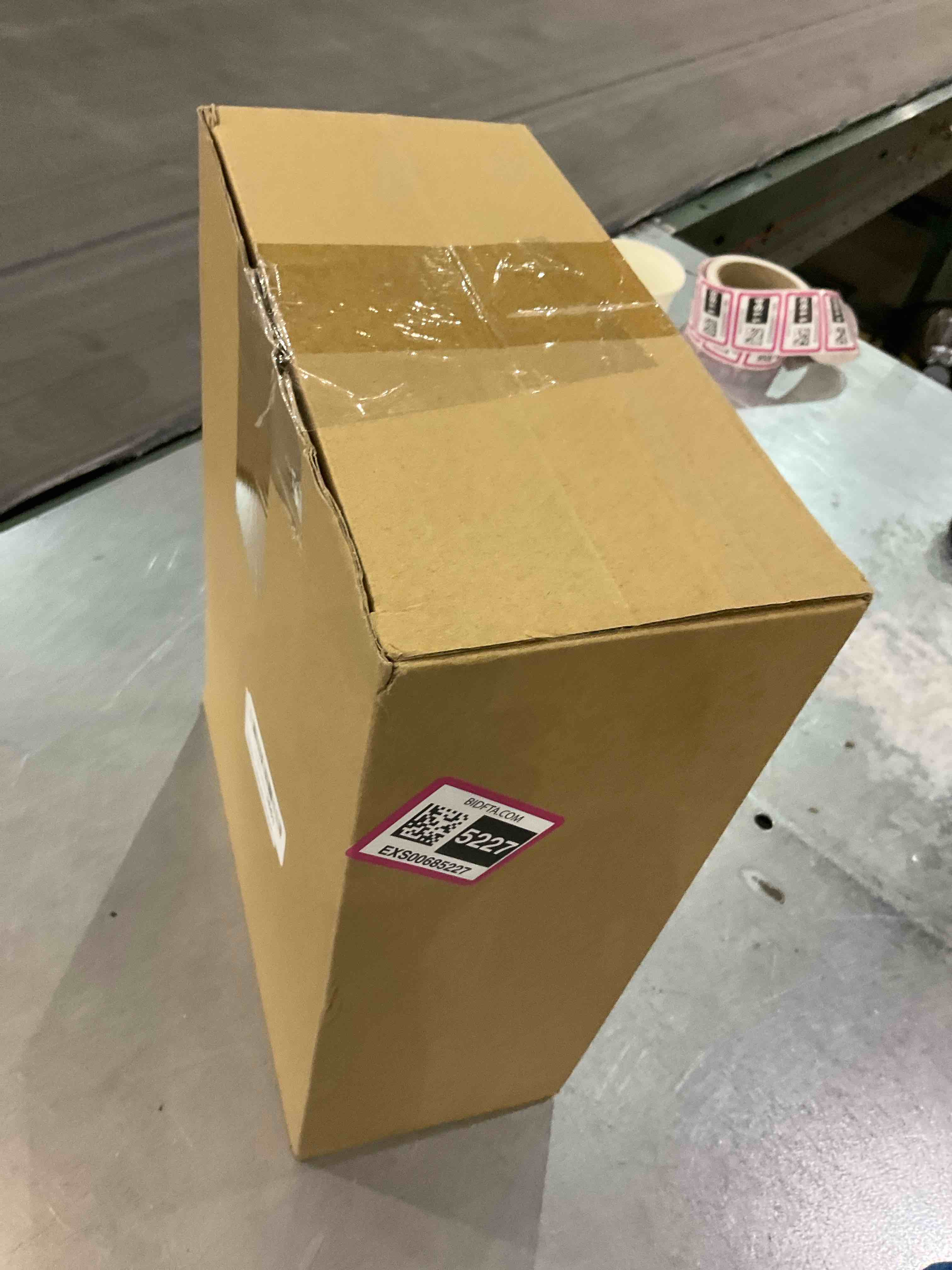 https://s3.amazonaws.com/lotting-images-prod/bidfta/EXS00685227_1698675214123.jpeg