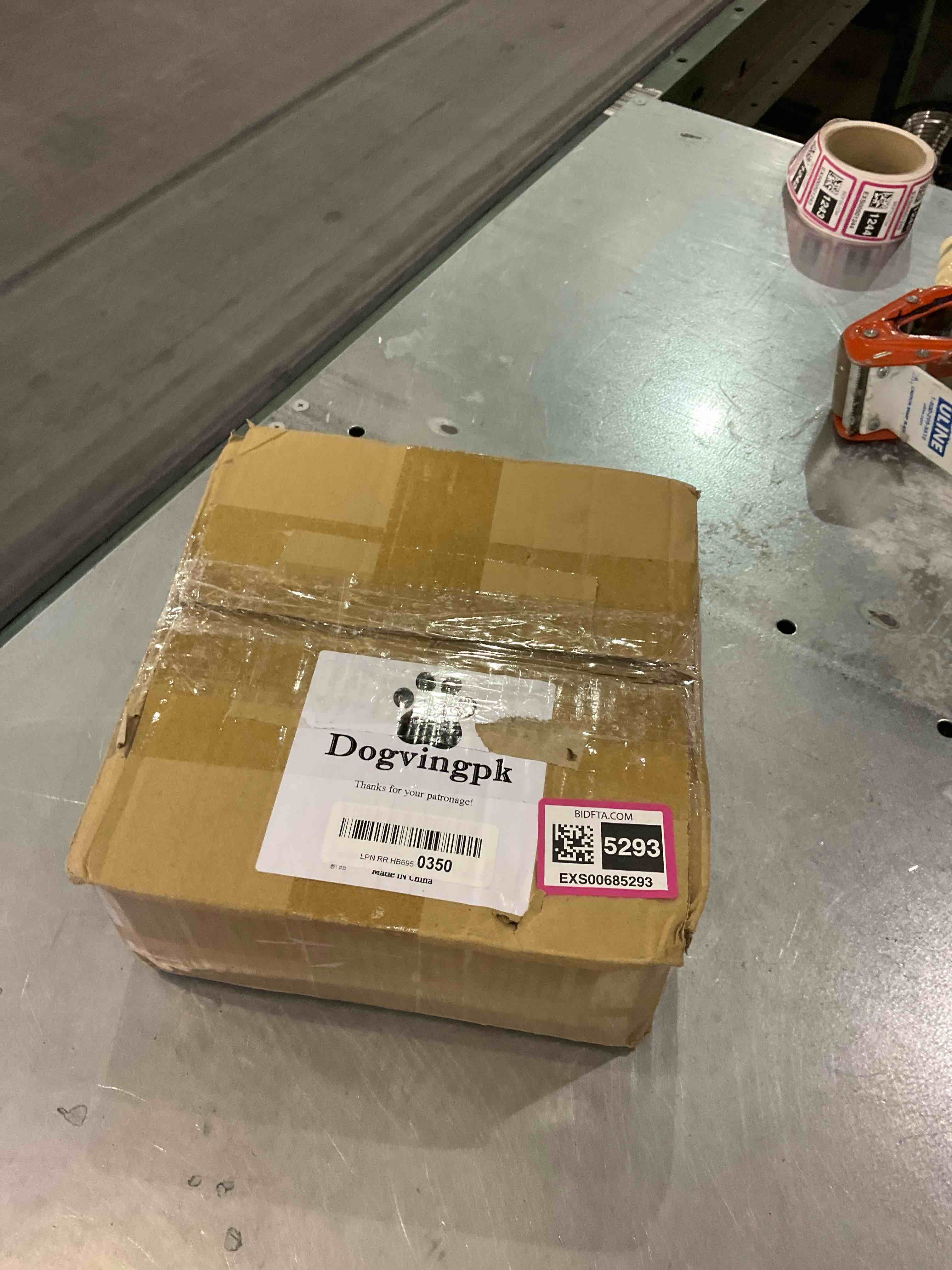 https://s3.amazonaws.com/lotting-images-prod/bidfta/EXS00685293_1698693366610.jpeg