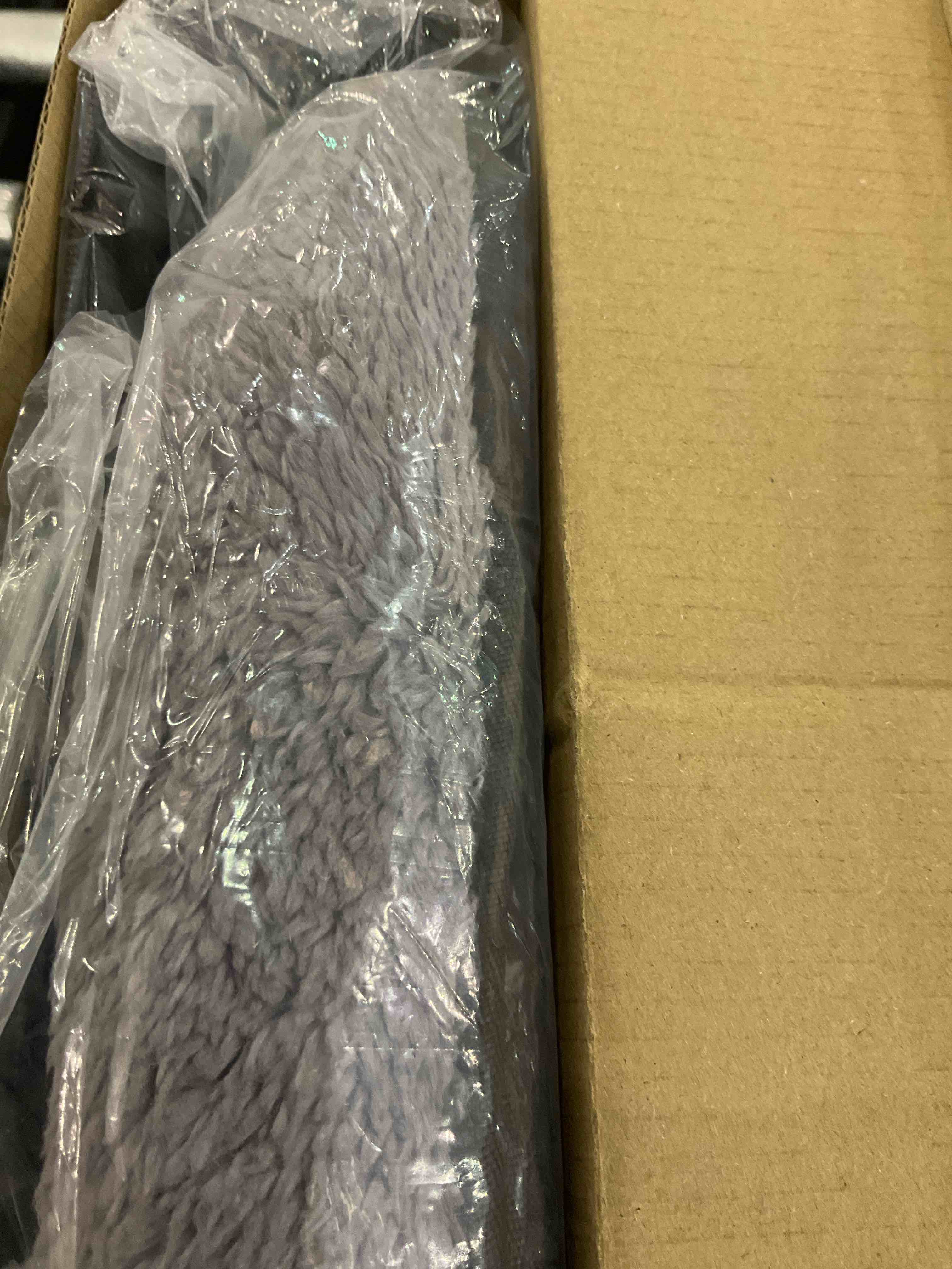 https://s3.amazonaws.com/lotting-images-prod/bidfta/EXS00685917_1697723267393.jpeg