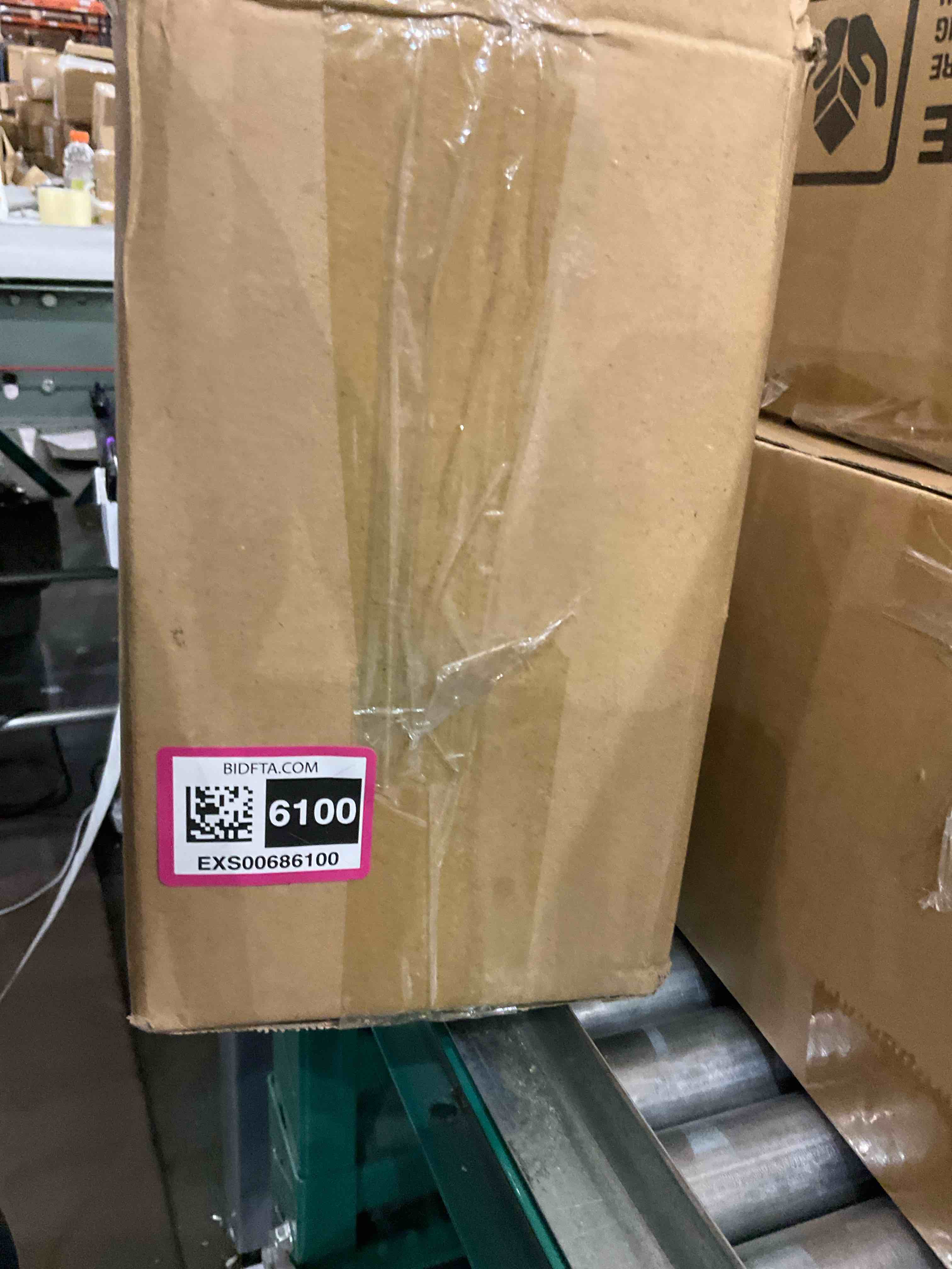 https://s3.amazonaws.com/lotting-images-prod/bidfta/EXS00686100_1697469583647.jpeg