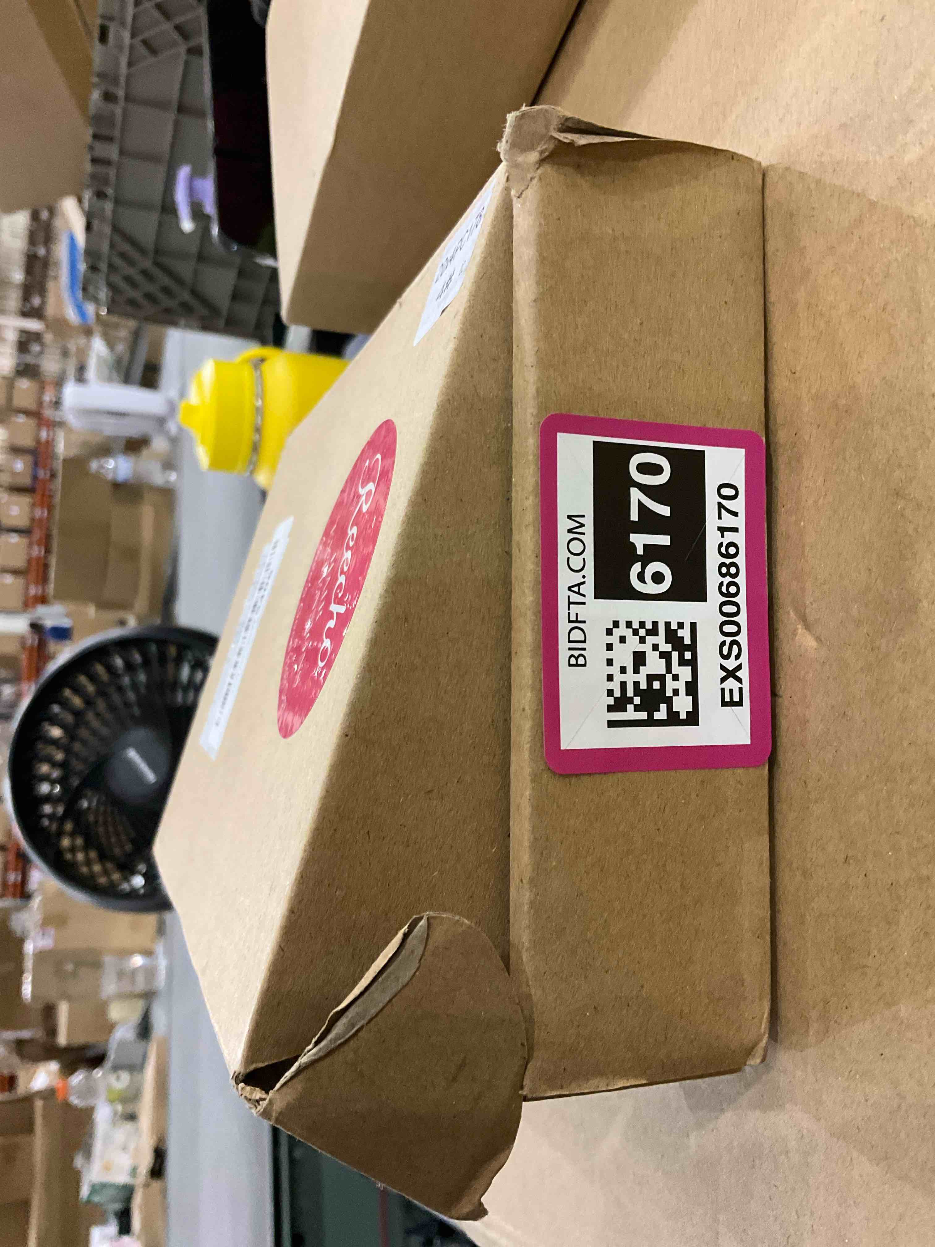 https://s3.amazonaws.com/lotting-images-prod/bidfta/EXS00686170_1697482543092.jpeg