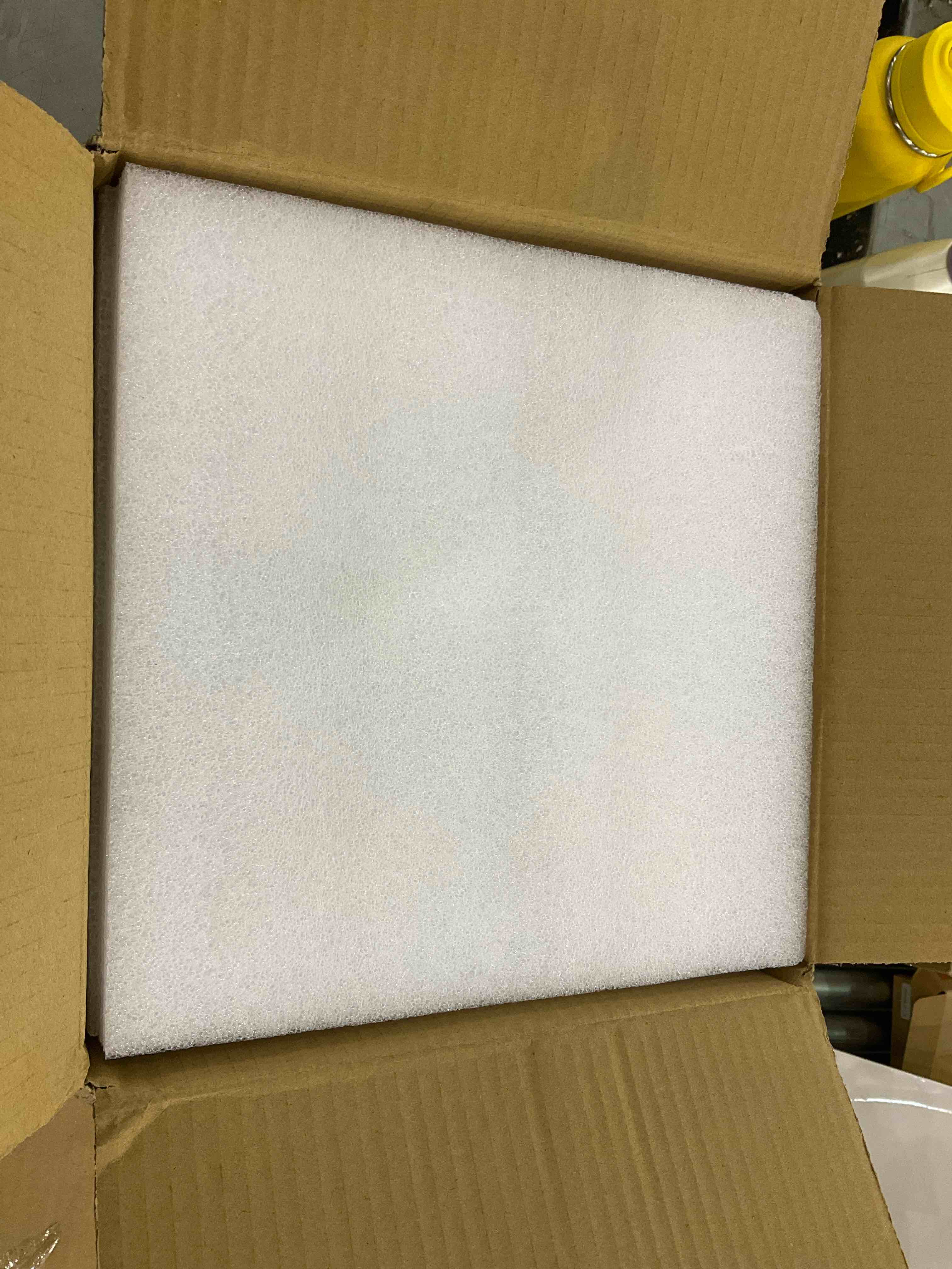 https://s3.amazonaws.com/lotting-images-prod/bidfta/EXS00686340_1697561640874.jpeg