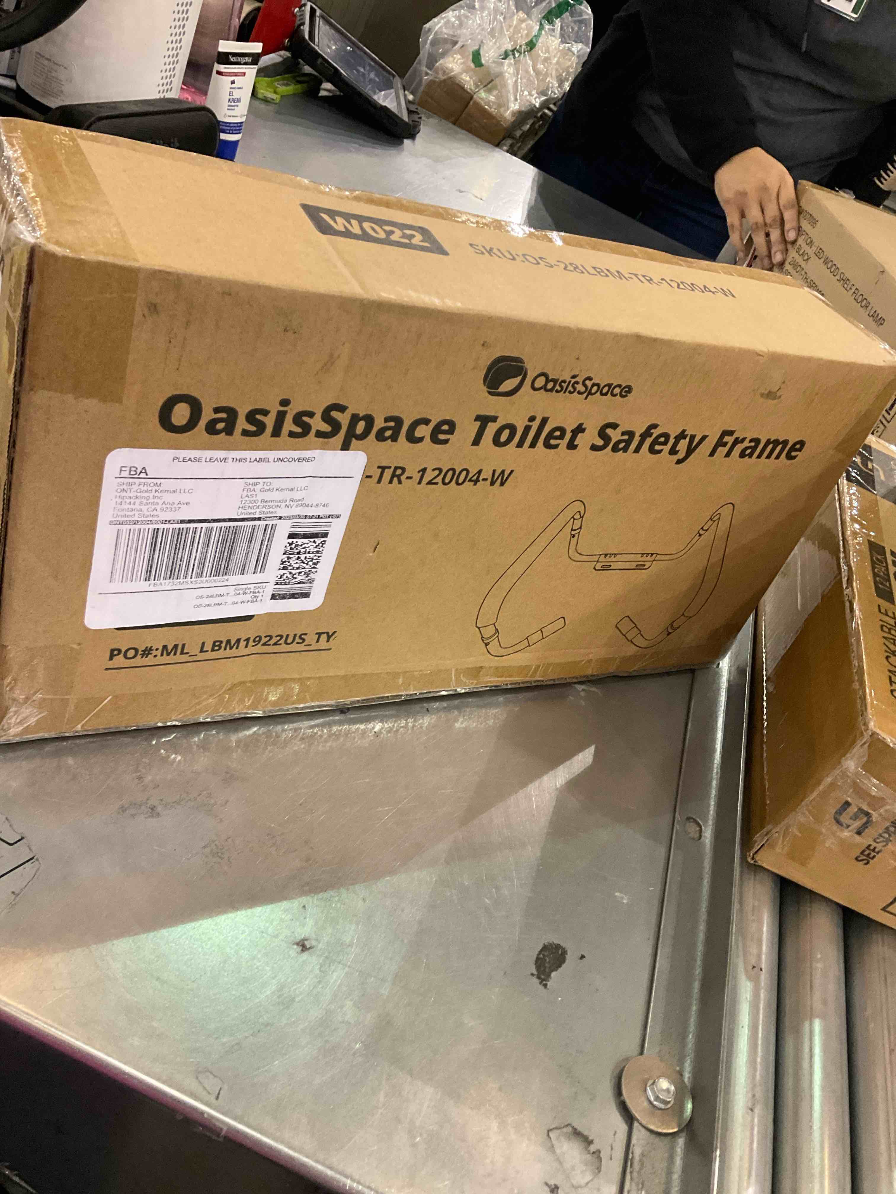 https://s3.amazonaws.com/lotting-images-prod/bidfta/EXS00686529_1697469097513.jpeg