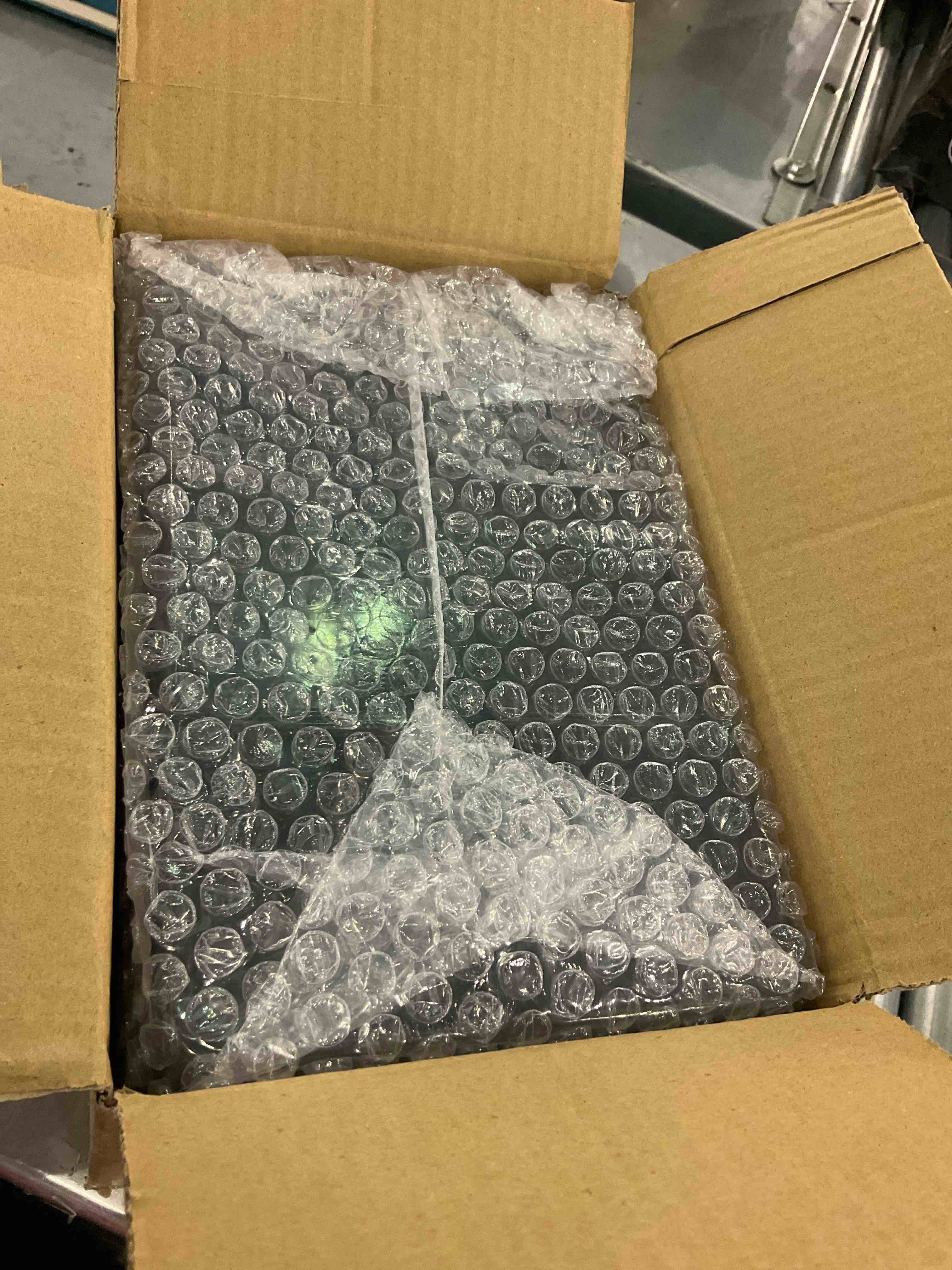 https://s3.amazonaws.com/lotting-images-prod/bidfta/EXS00686663_1697544228849.jpeg