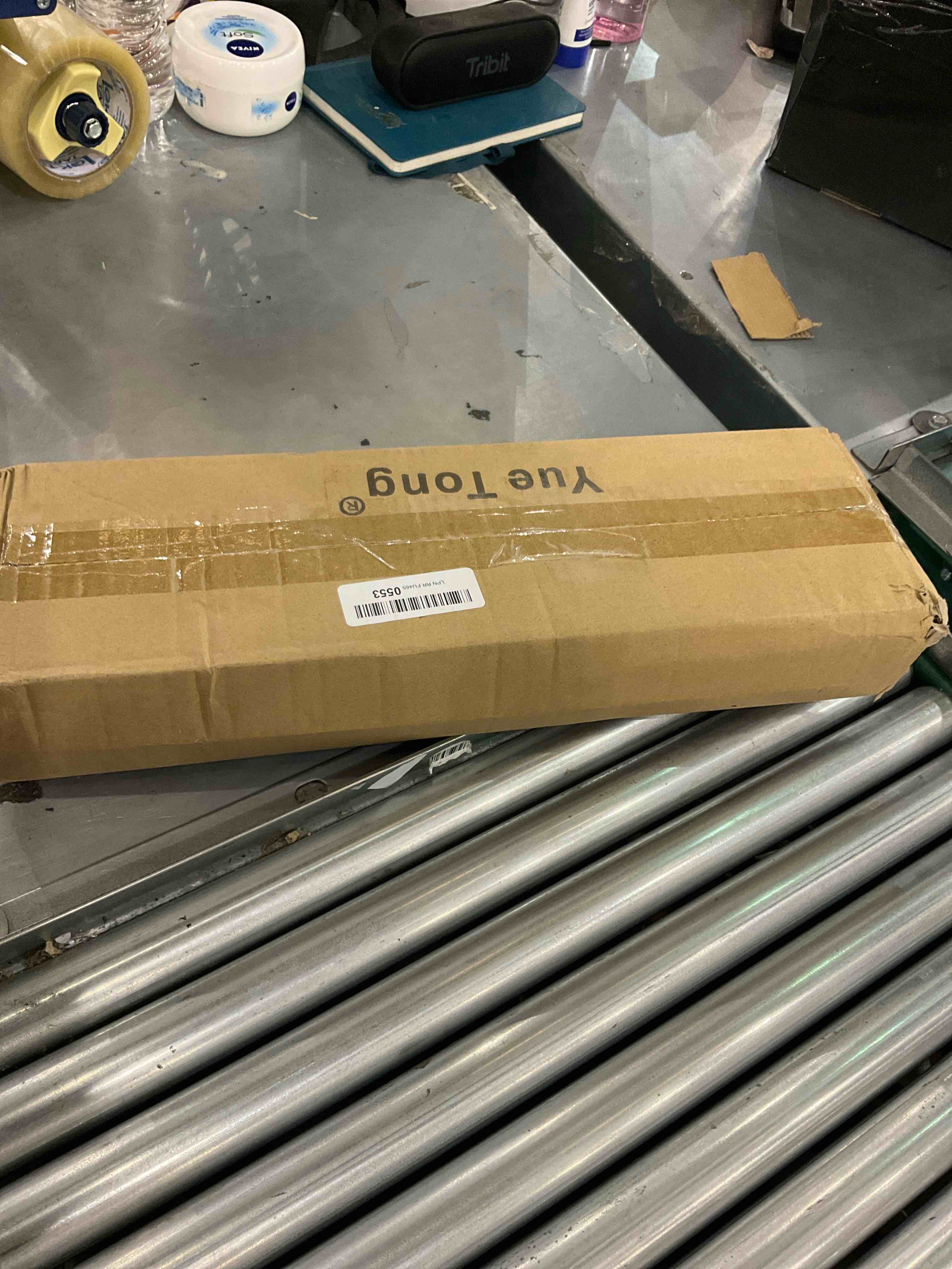 https://s3.amazonaws.com/lotting-images-prod/bidfta/EXS00686733_1697552961235.jpeg