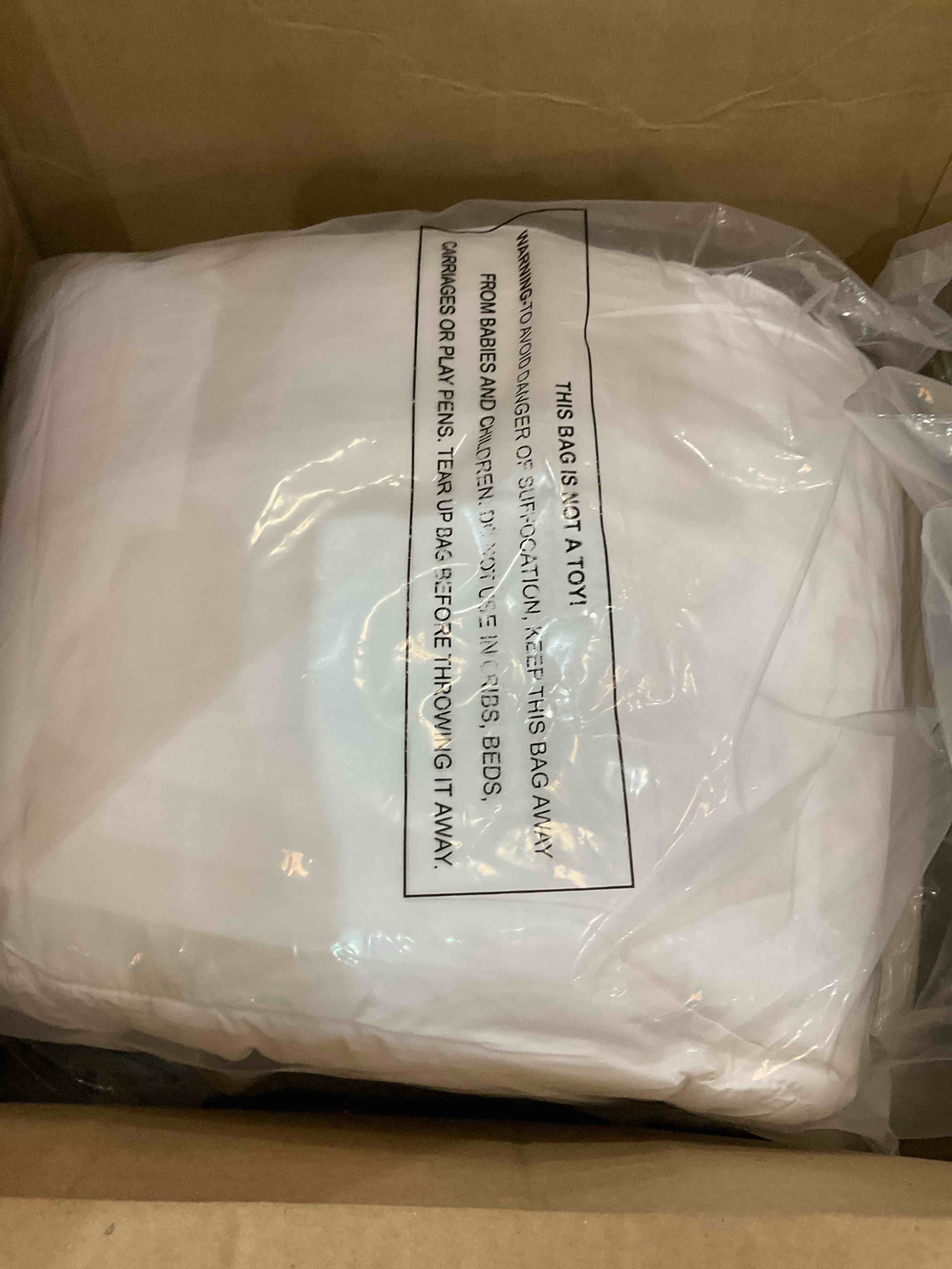 https://s3.amazonaws.com/lotting-images-prod/bidfta/EXS00687370_1698253778239.jpeg