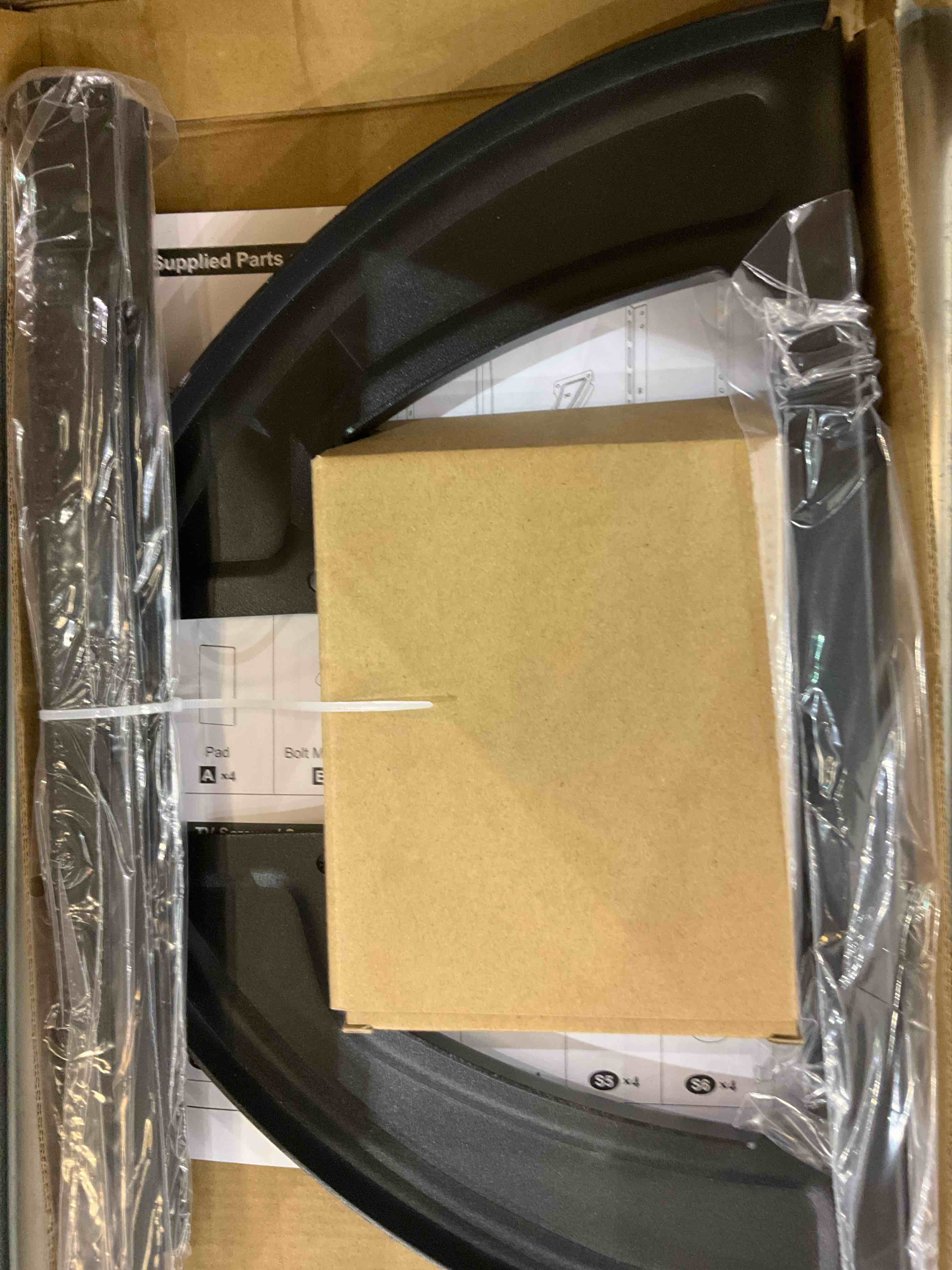 https://s3.amazonaws.com/lotting-images-prod/bidfta/EXS00687401_1698261846900.jpeg