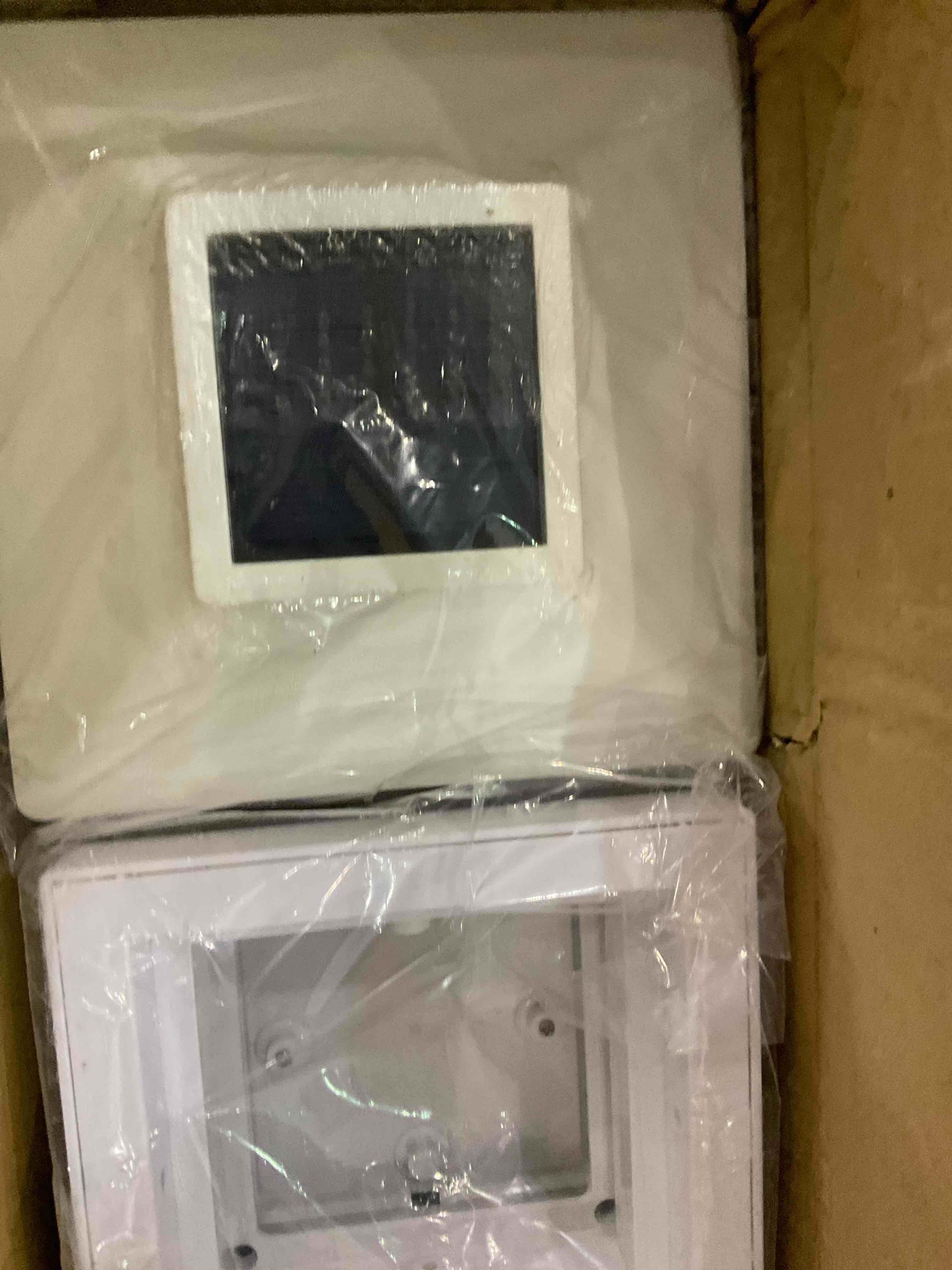 https://s3.amazonaws.com/lotting-images-prod/bidfta/EXS00687693_1698924017887.jpeg