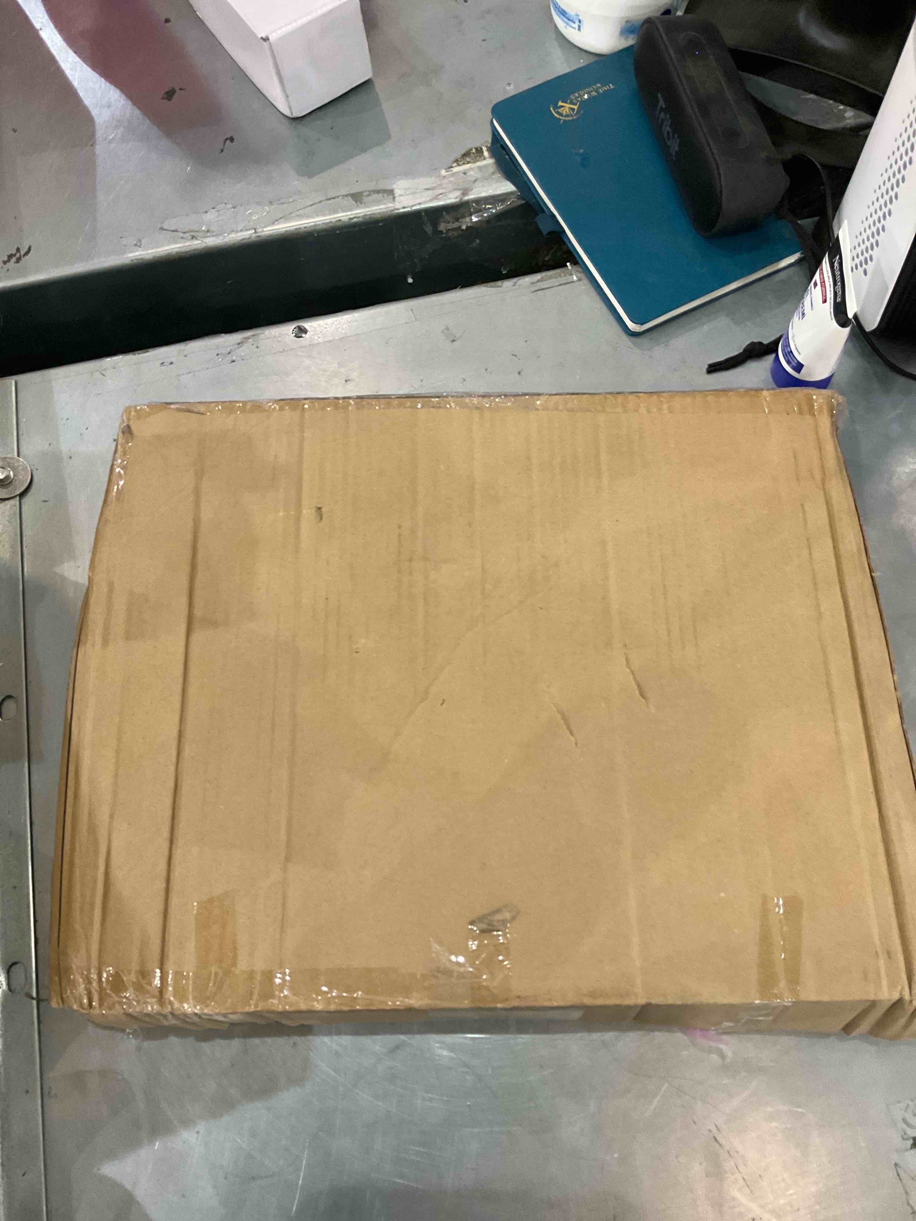 https://s3.amazonaws.com/lotting-images-prod/bidfta/EXS00688025_1697469892648.jpeg