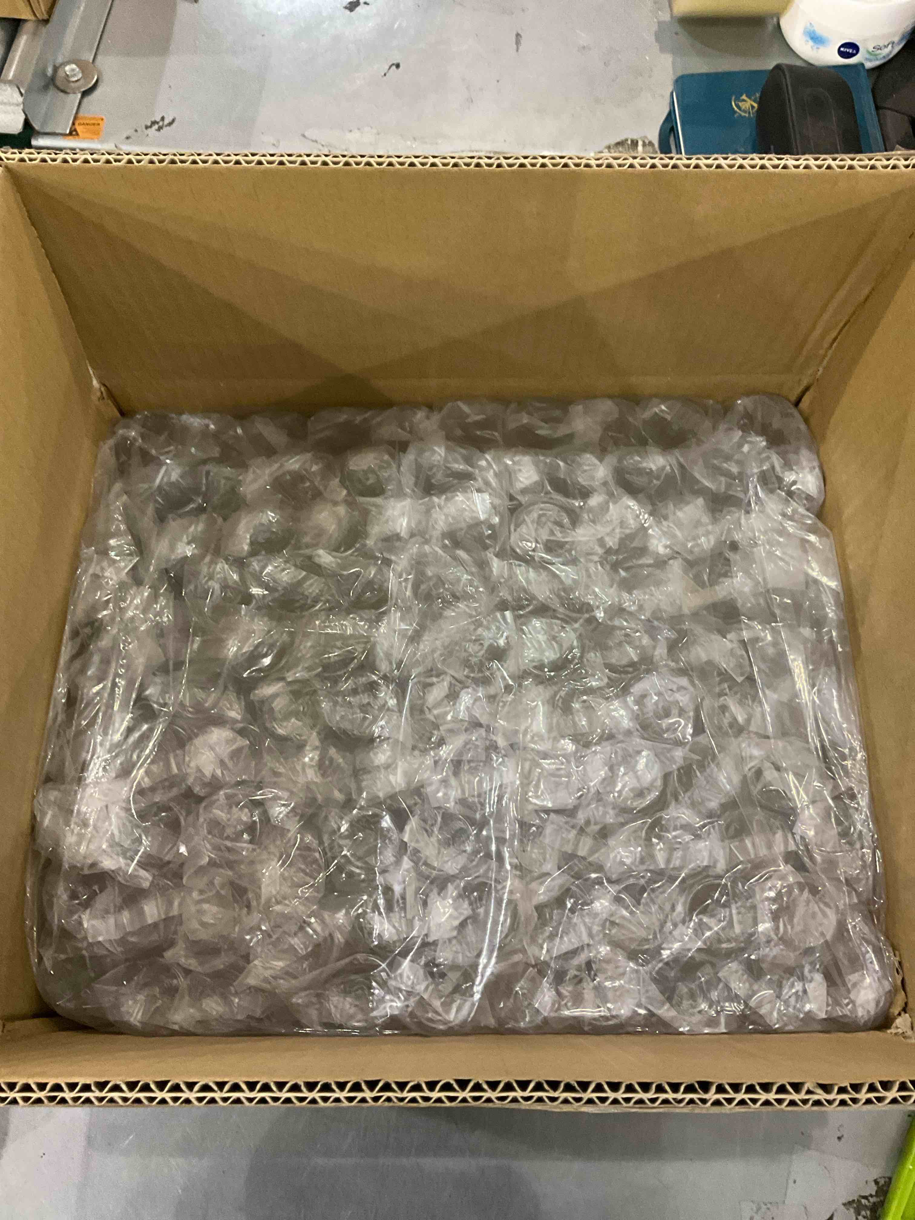 https://s3.amazonaws.com/lotting-images-prod/bidfta/EXS00688185_1697543425514.jpeg