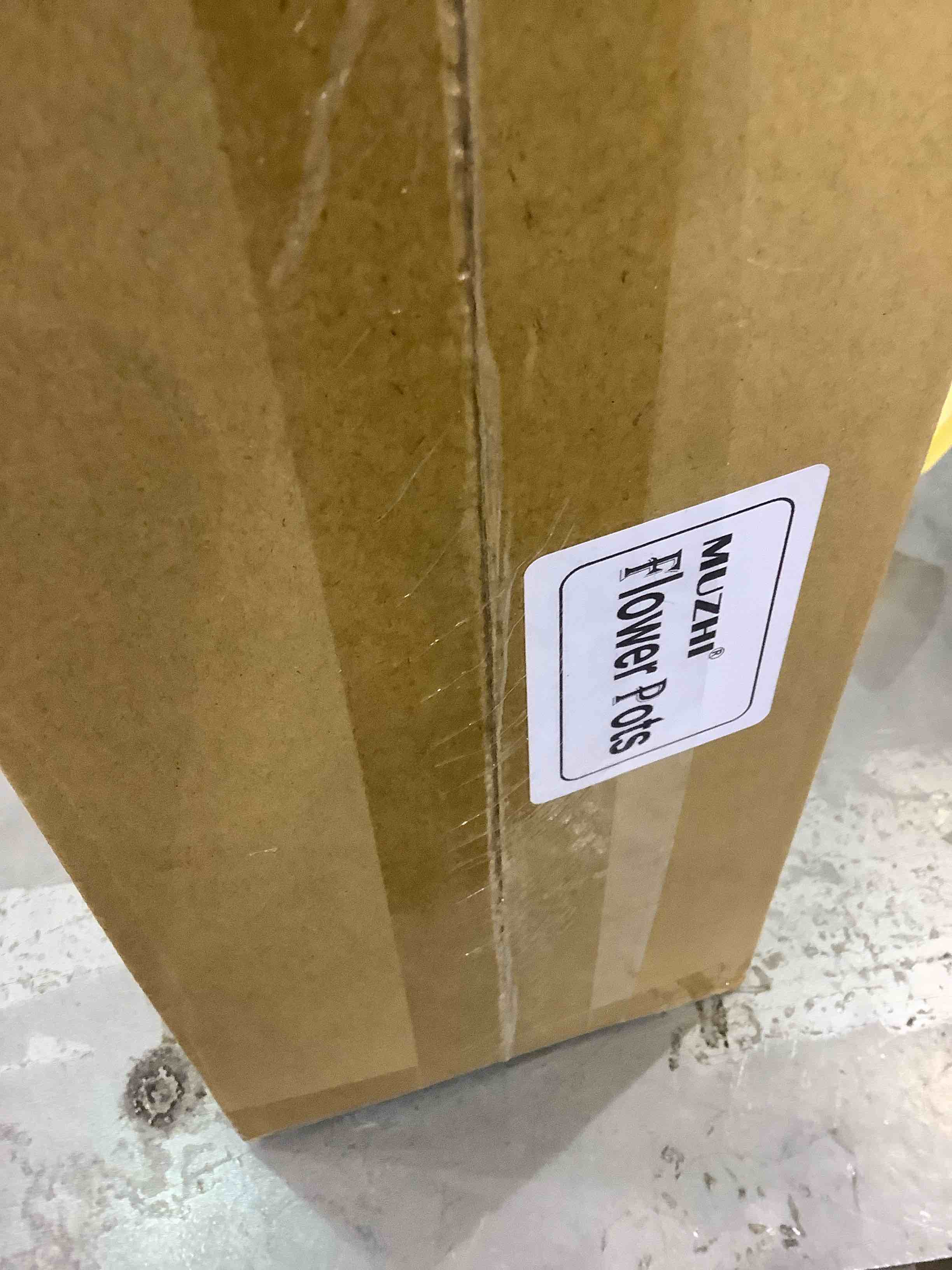 https://s3.amazonaws.com/lotting-images-prod/bidfta/EXS00689058_1697469771099.jpeg