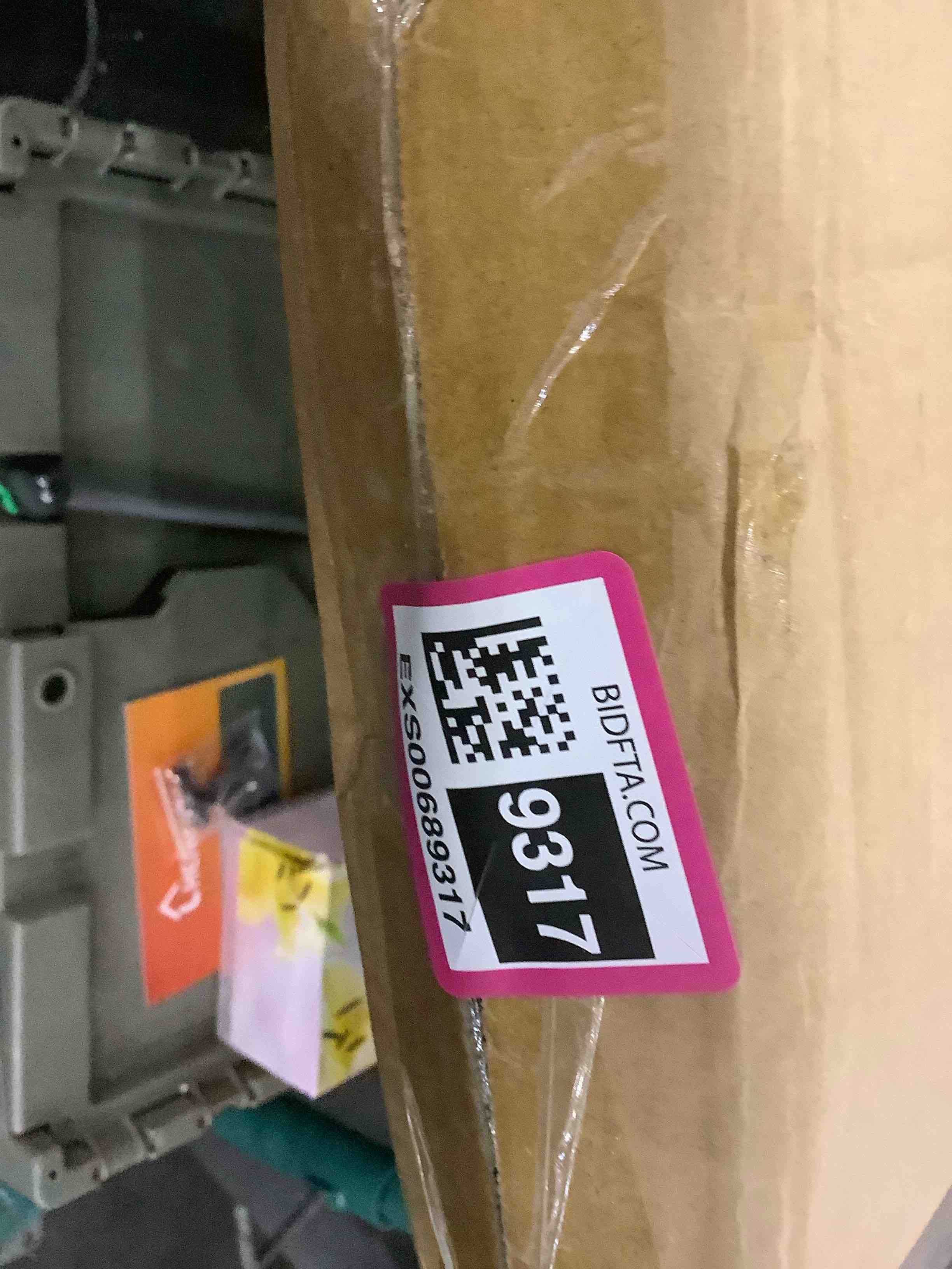 https://s3.amazonaws.com/lotting-images-prod/bidfta/EXS00689317_1697562971596.jpeg