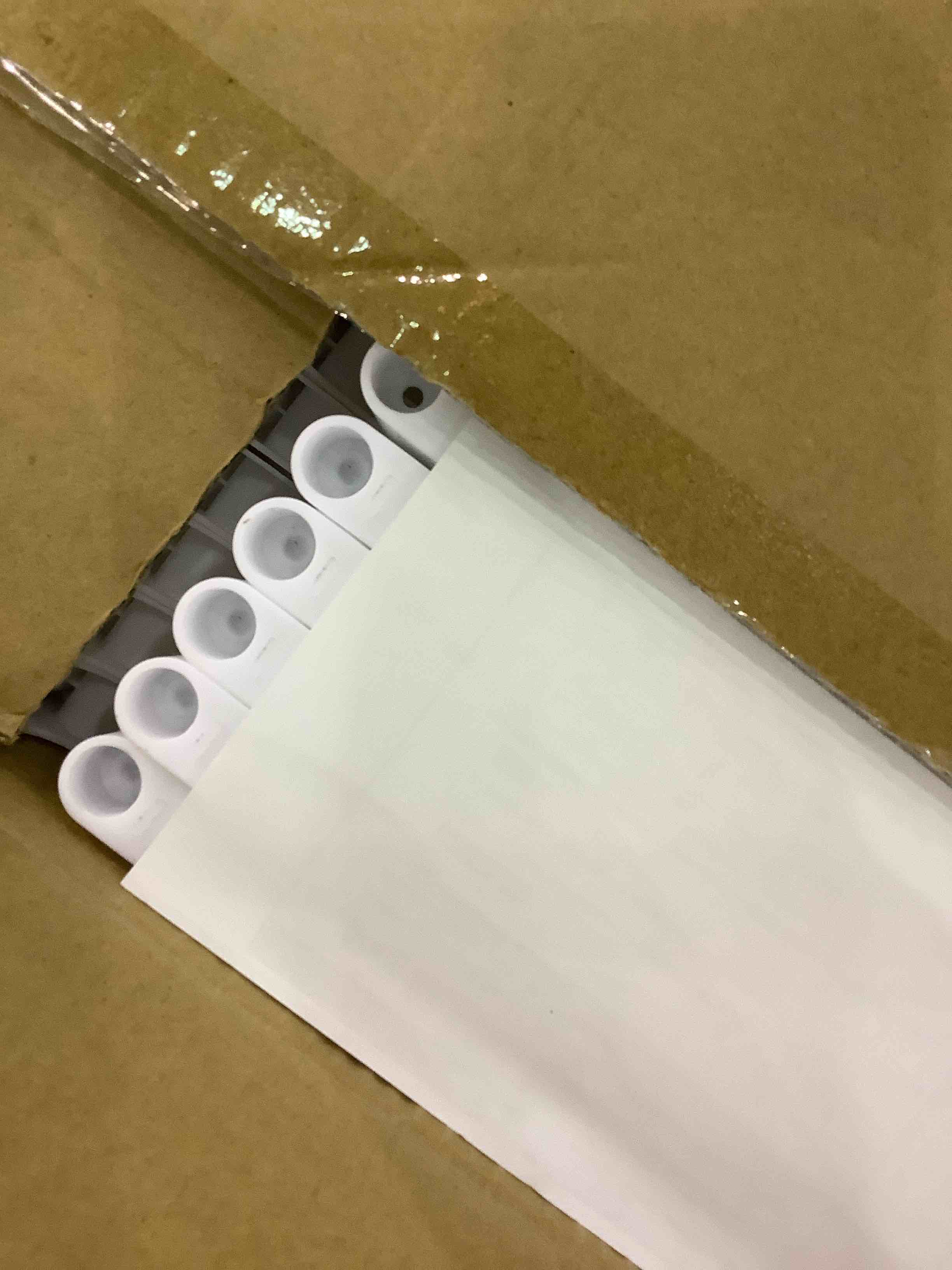 https://s3.amazonaws.com/lotting-images-prod/bidfta/EXS00689391_1697572457219.jpeg
