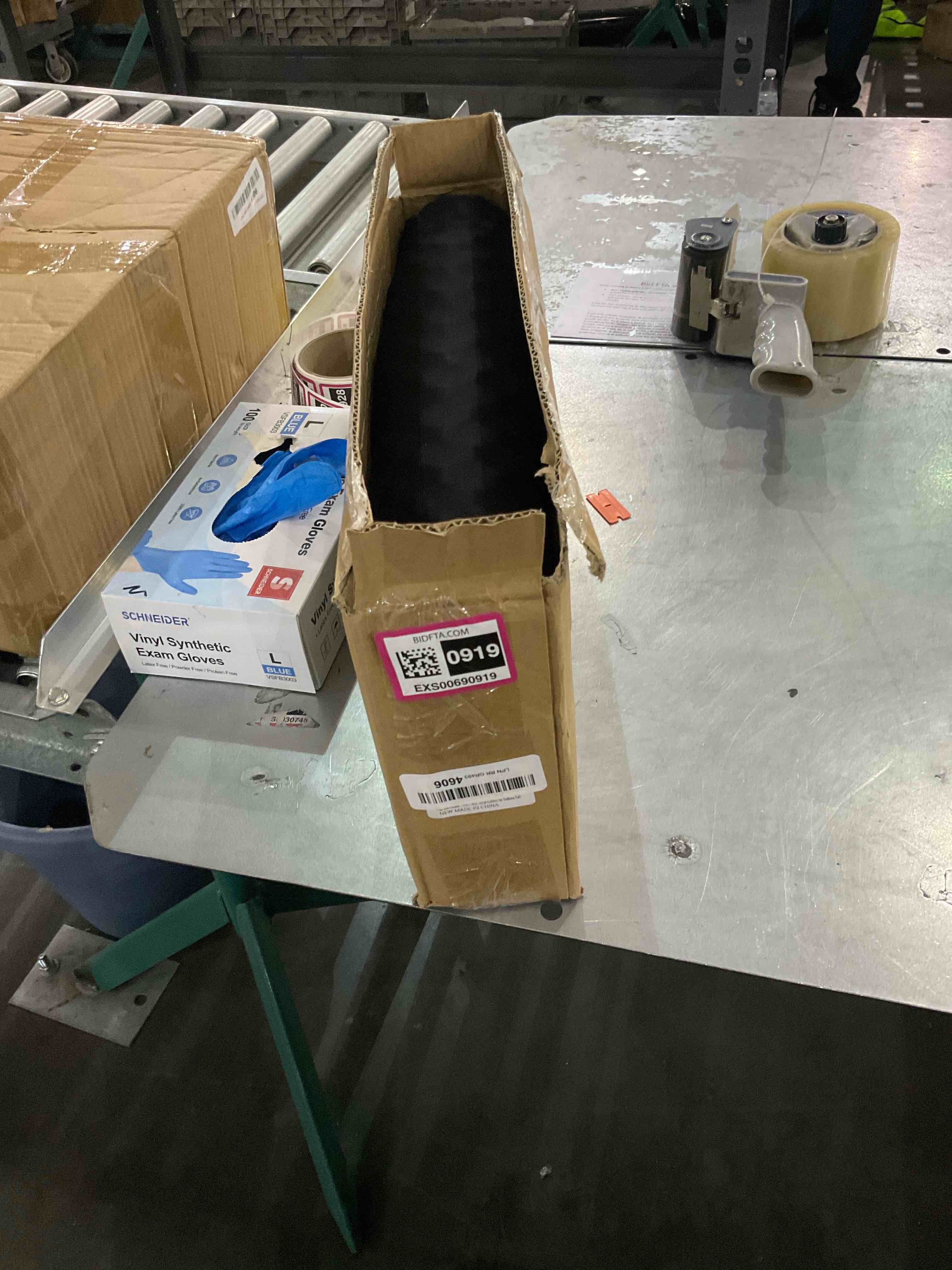 https://s3.amazonaws.com/lotting-images-prod/bidfta/EXS00690919_1698676658068.jpeg