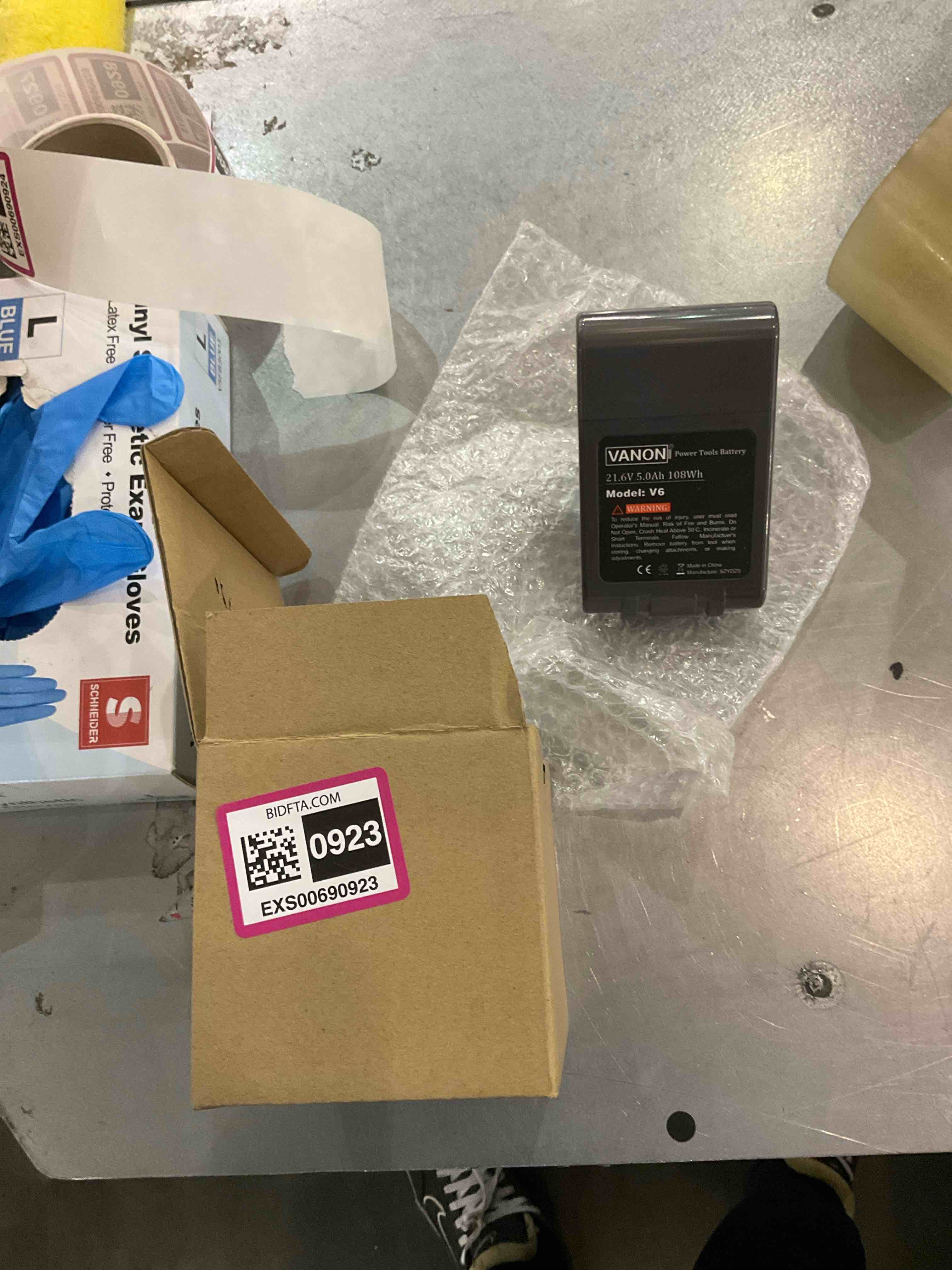 https://s3.amazonaws.com/lotting-images-prod/bidfta/EXS00690923_1698678149324.jpeg
