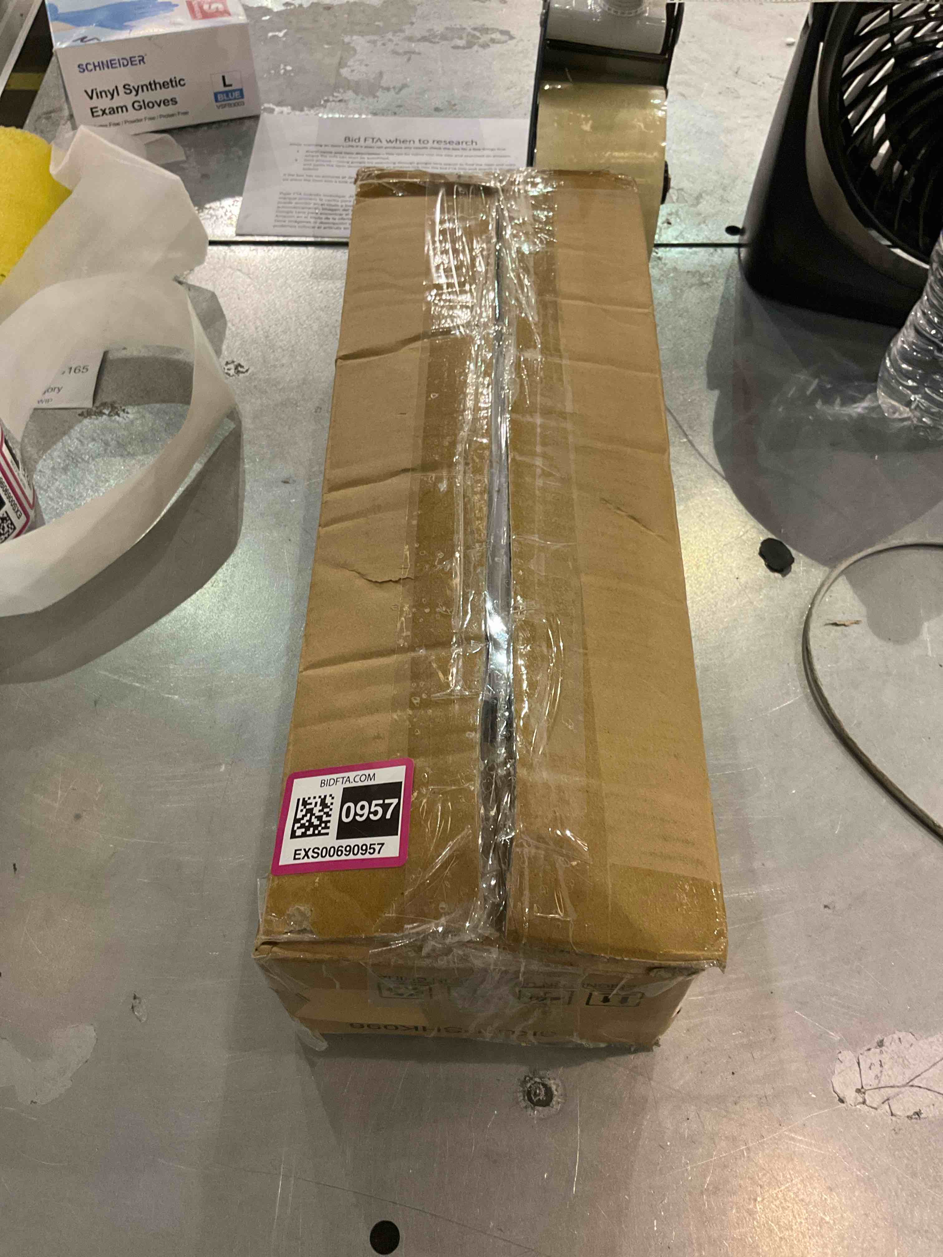https://s3.amazonaws.com/lotting-images-prod/bidfta/EXS00690957_1698685444319.jpeg