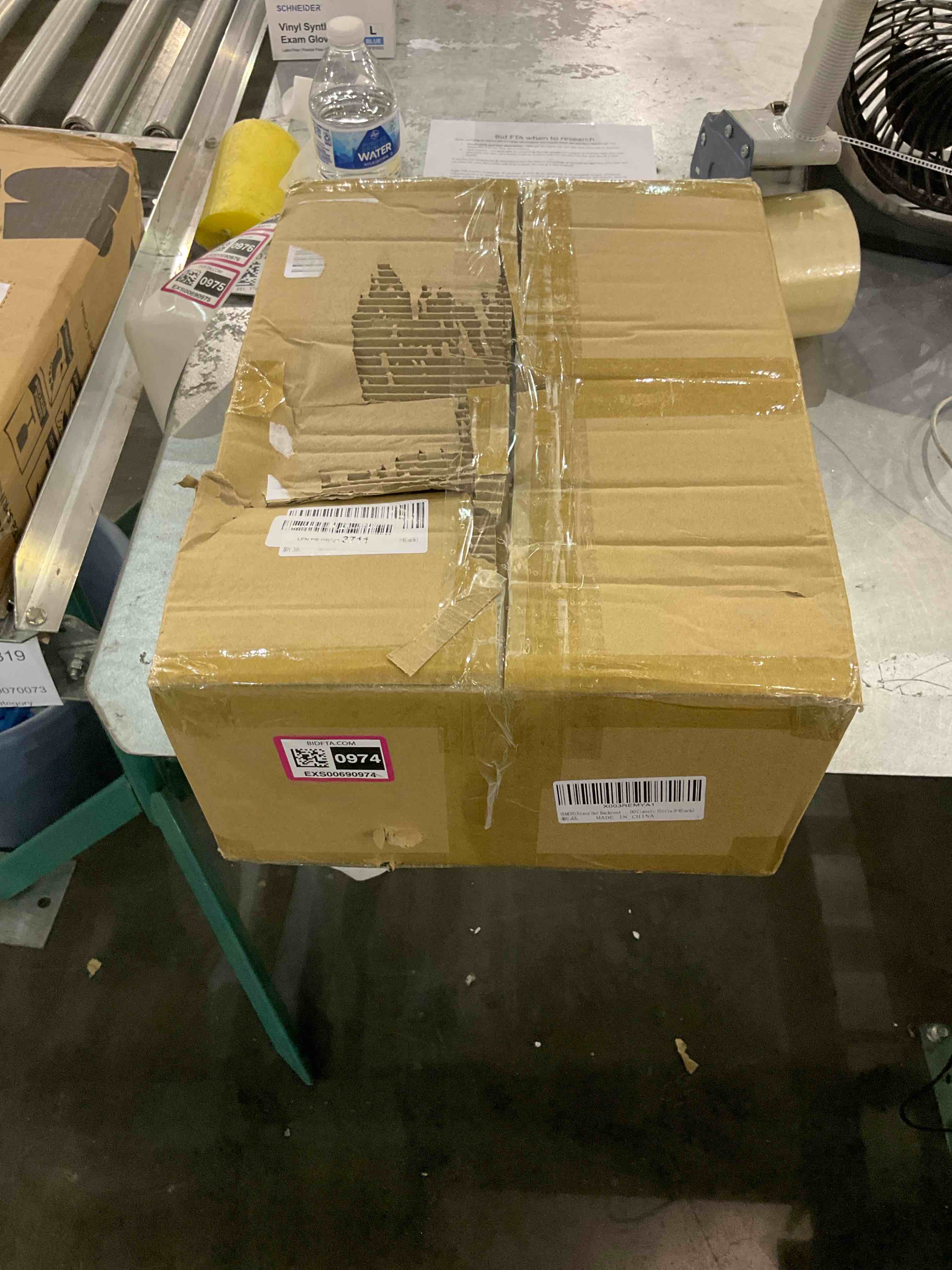 https://s3.amazonaws.com/lotting-images-prod/bidfta/EXS00690974_1698688153692.jpeg