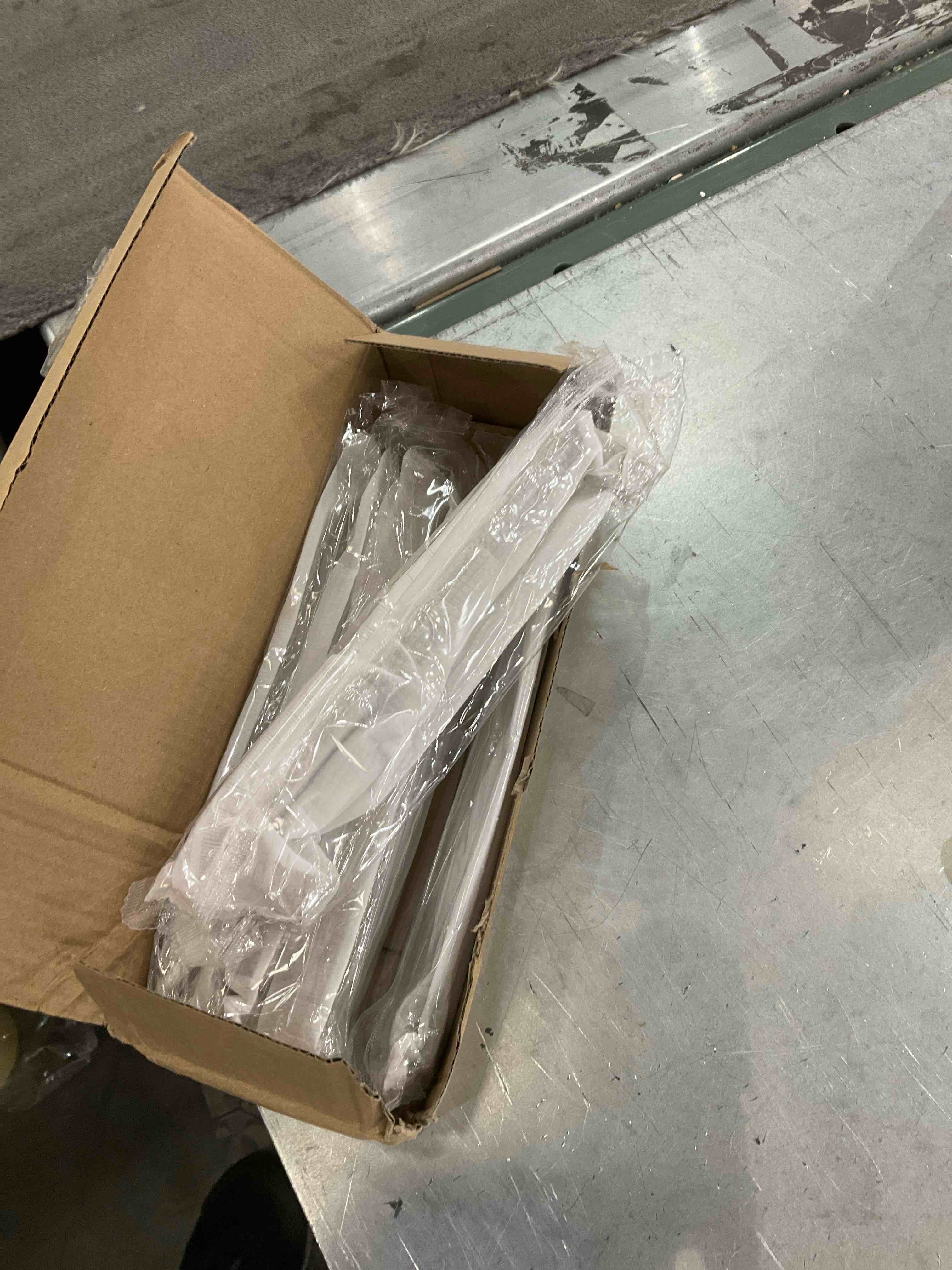 https://s3.amazonaws.com/lotting-images-prod/bidfta/EXS00691016_1697744544256.jpeg