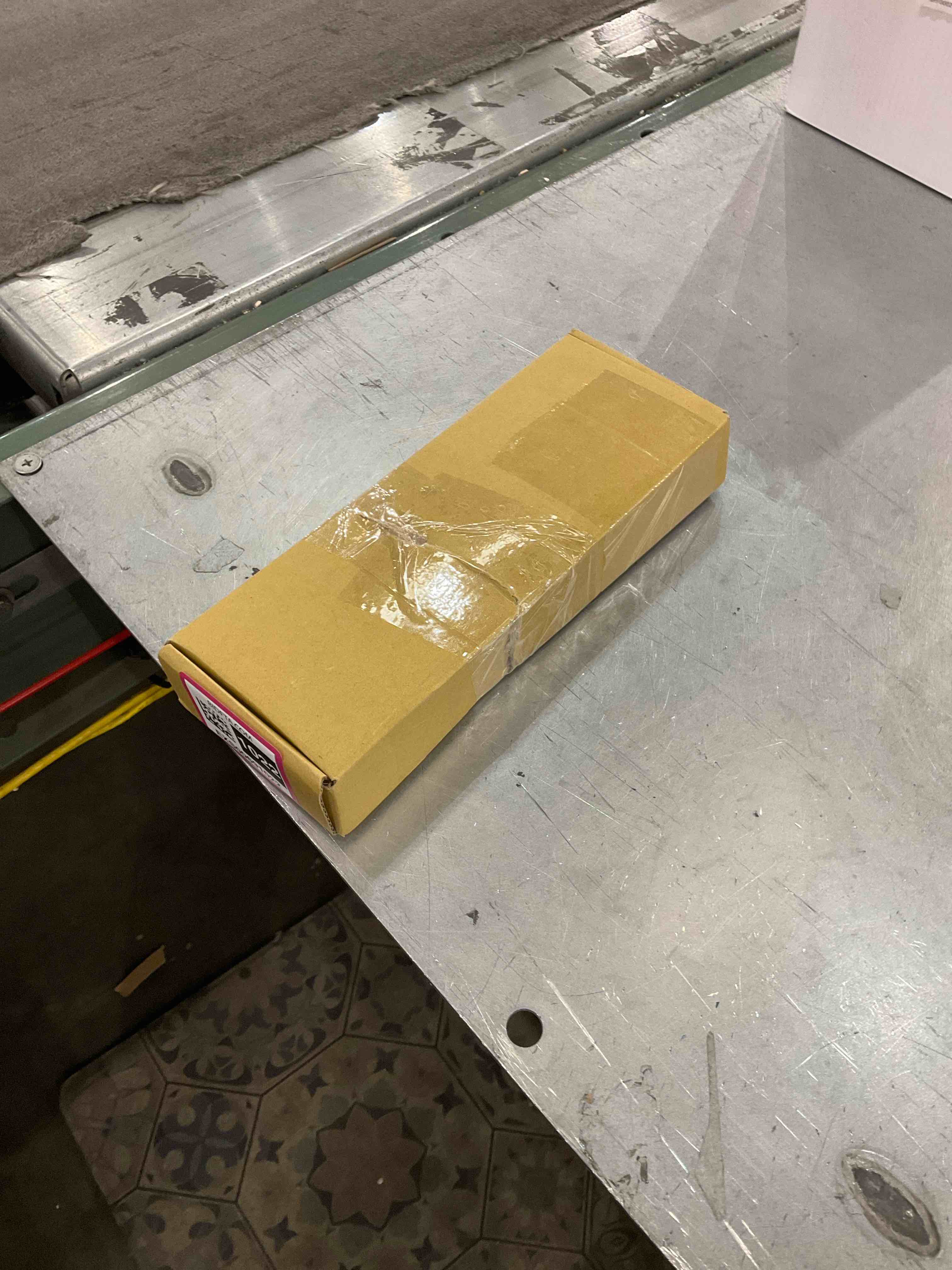 https://s3.amazonaws.com/lotting-images-prod/bidfta/EXS00691022_1697745253503.jpeg