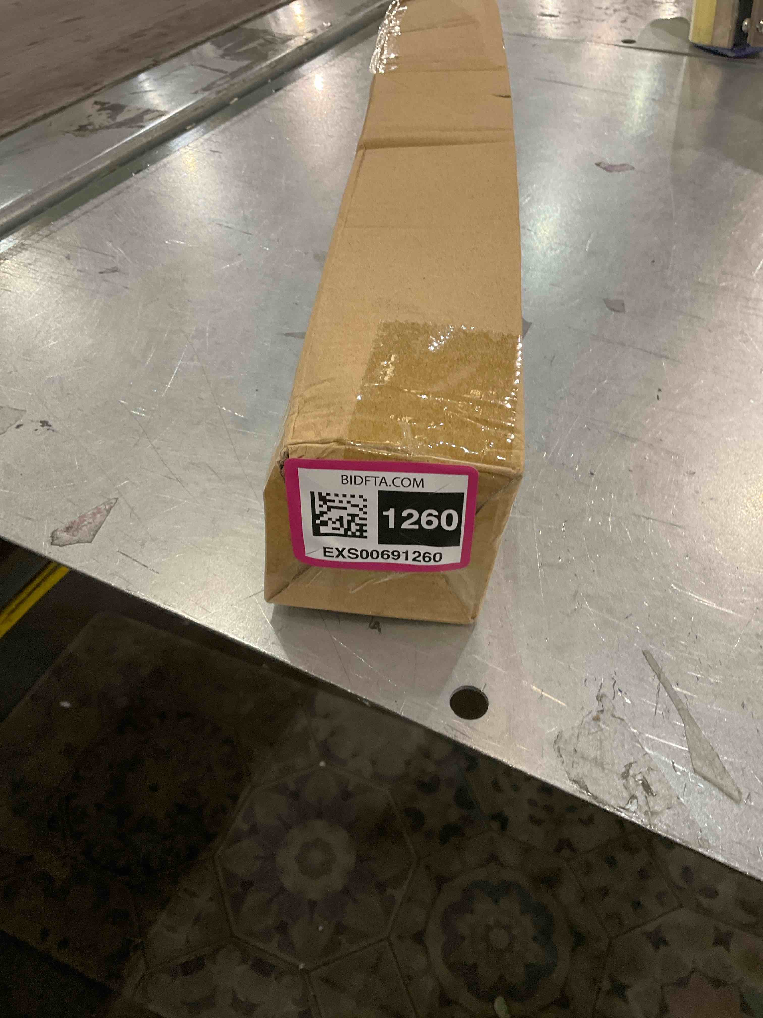https://s3.amazonaws.com/lotting-images-prod/bidfta/EXS00691260_1698067638214.jpeg