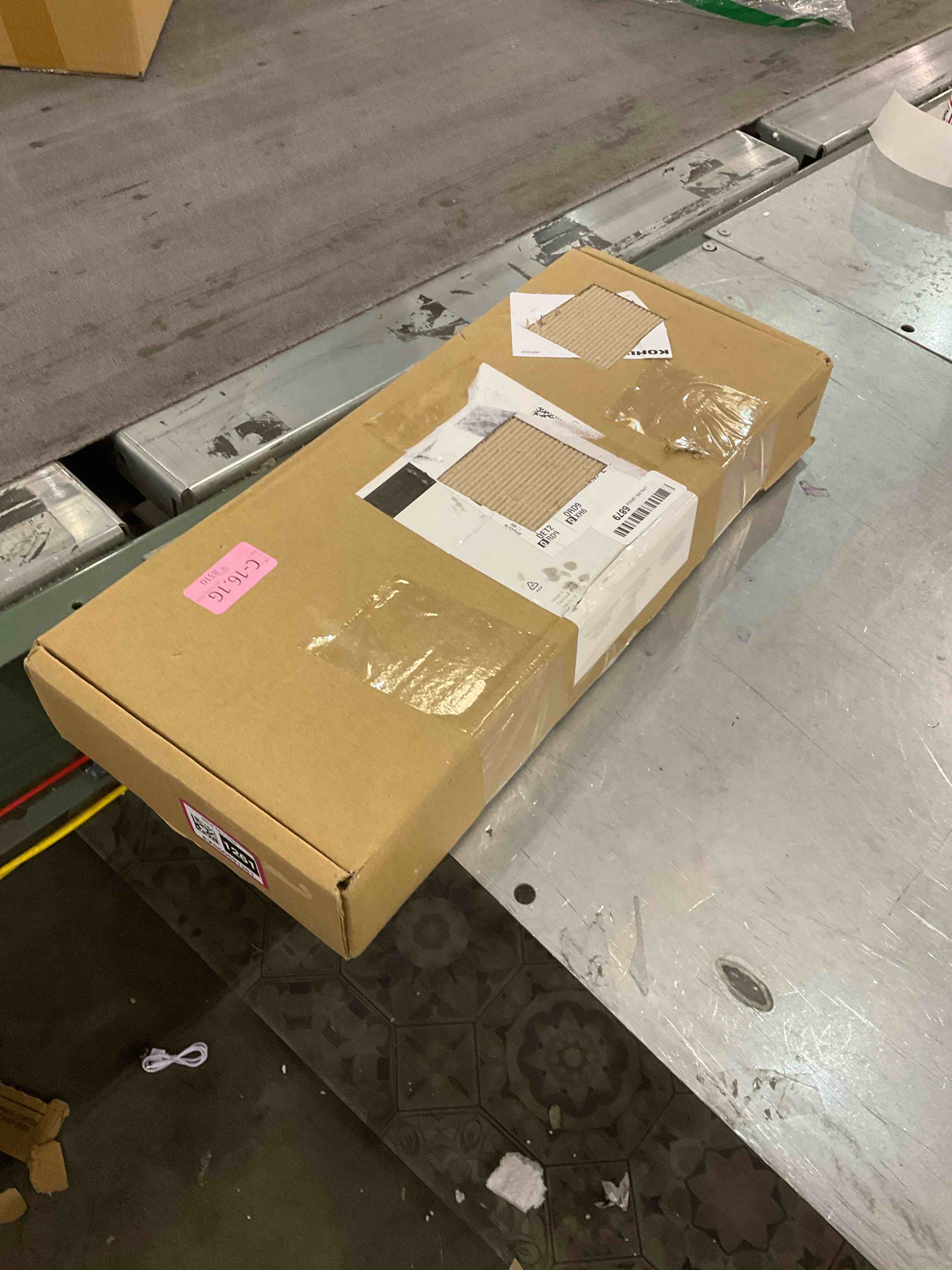 https://s3.amazonaws.com/lotting-images-prod/bidfta/EXS00691261_1698067759244.jpeg