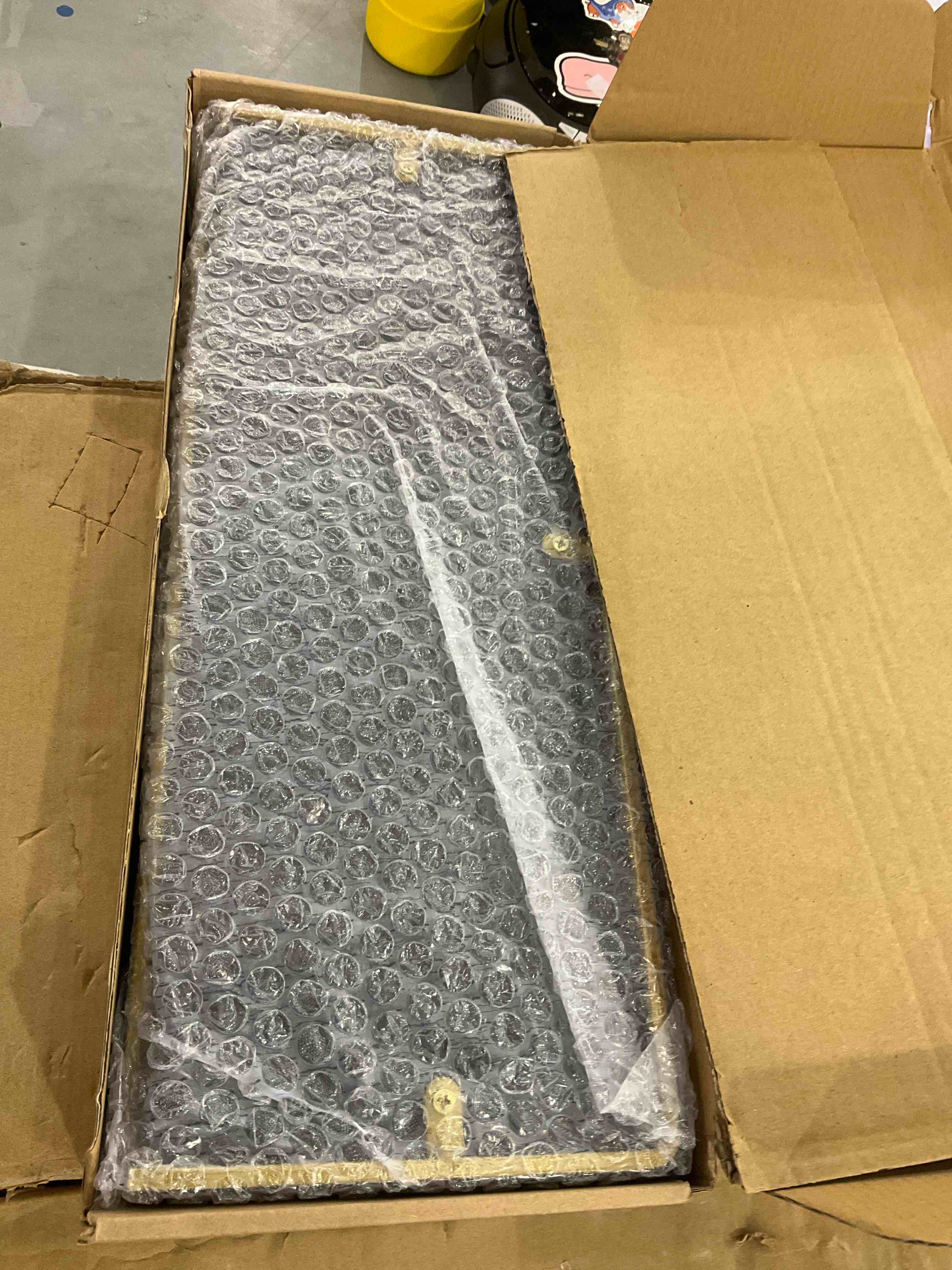 https://s3.amazonaws.com/lotting-images-prod/bidfta/EXS00691655_1697725527575.jpeg