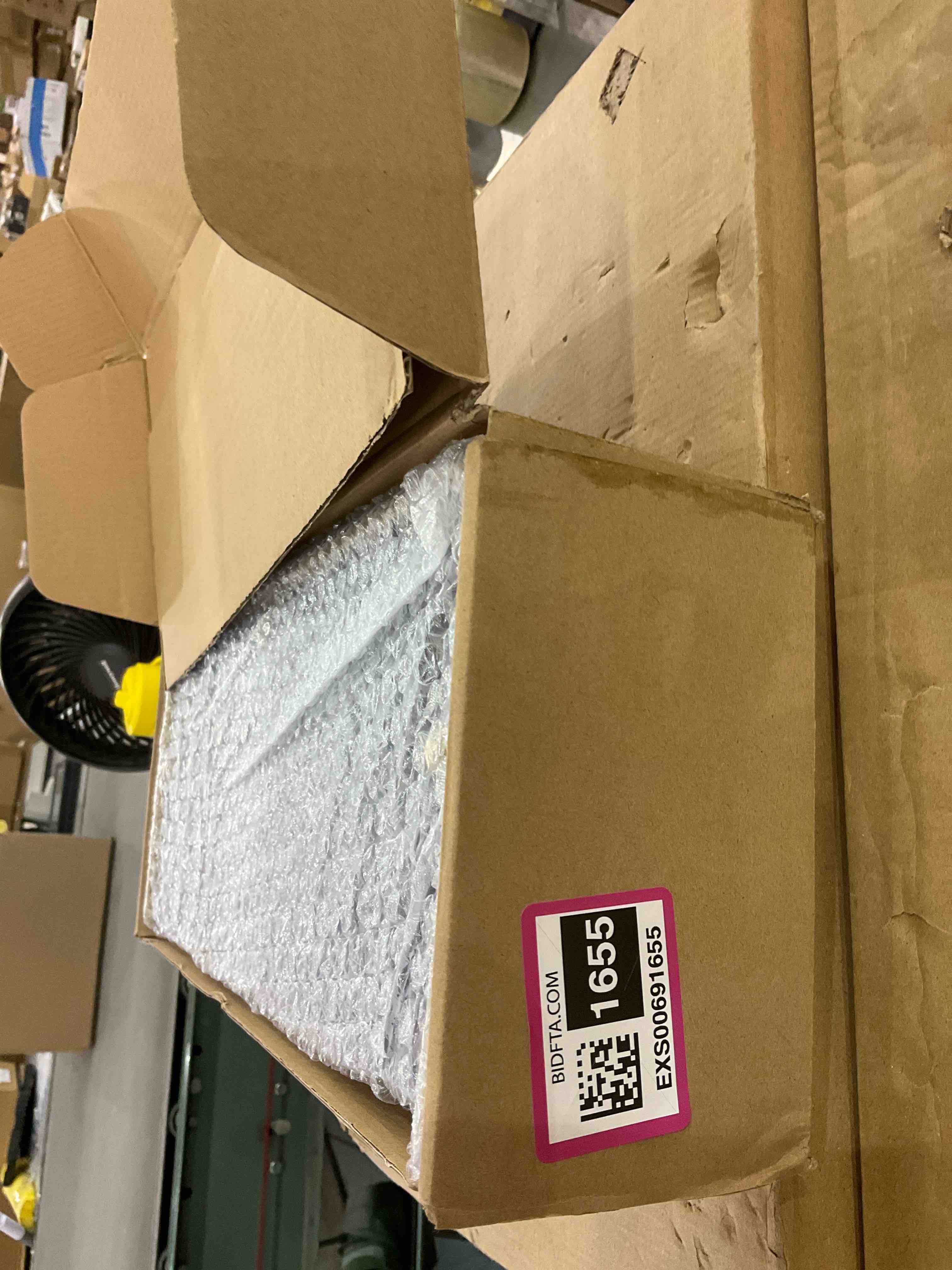 https://s3.amazonaws.com/lotting-images-prod/bidfta/EXS00691655_1697725529695.jpeg