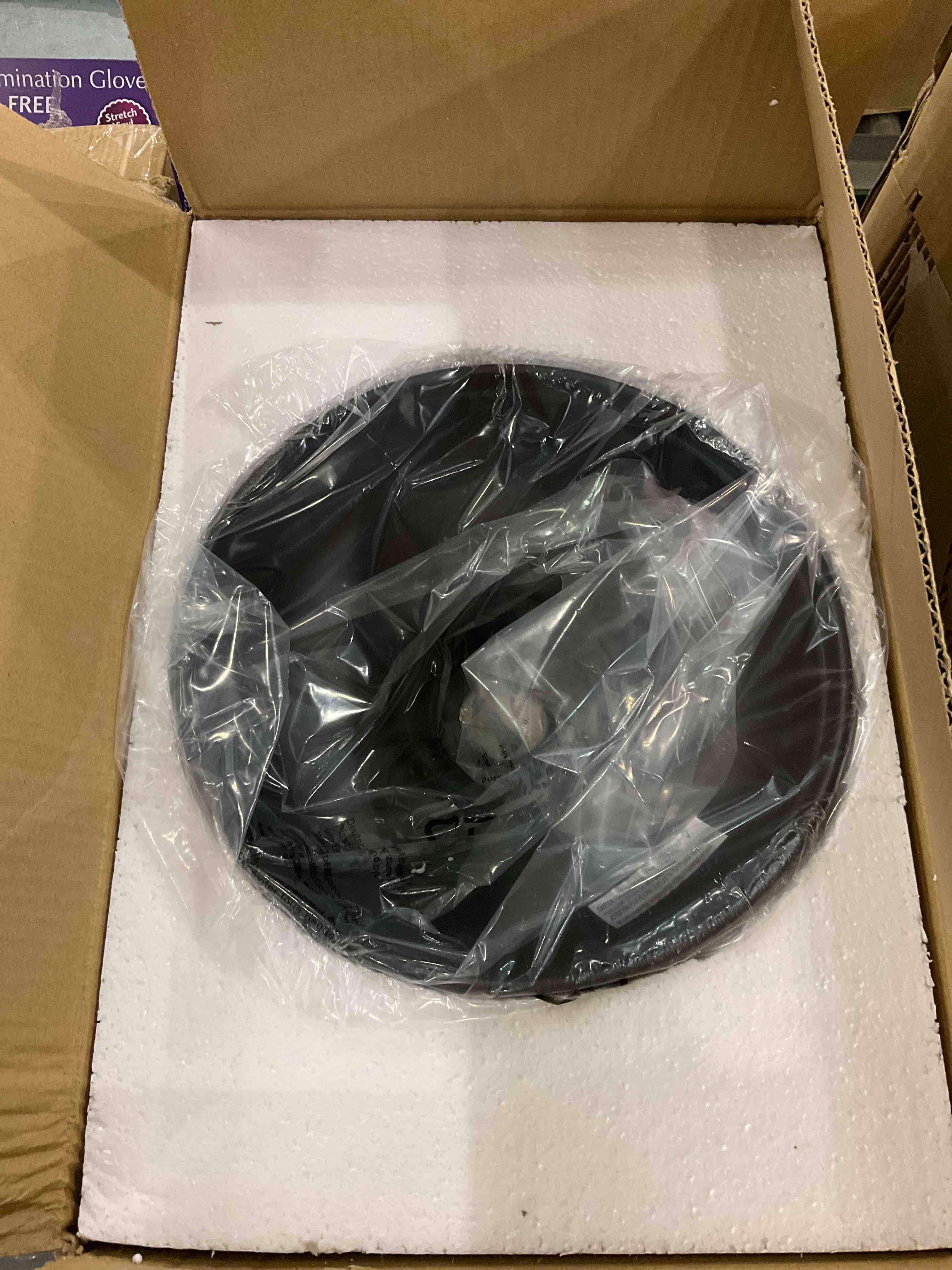 https://s3.amazonaws.com/lotting-images-prod/bidfta/EXS00691877_1698063412741.jpeg