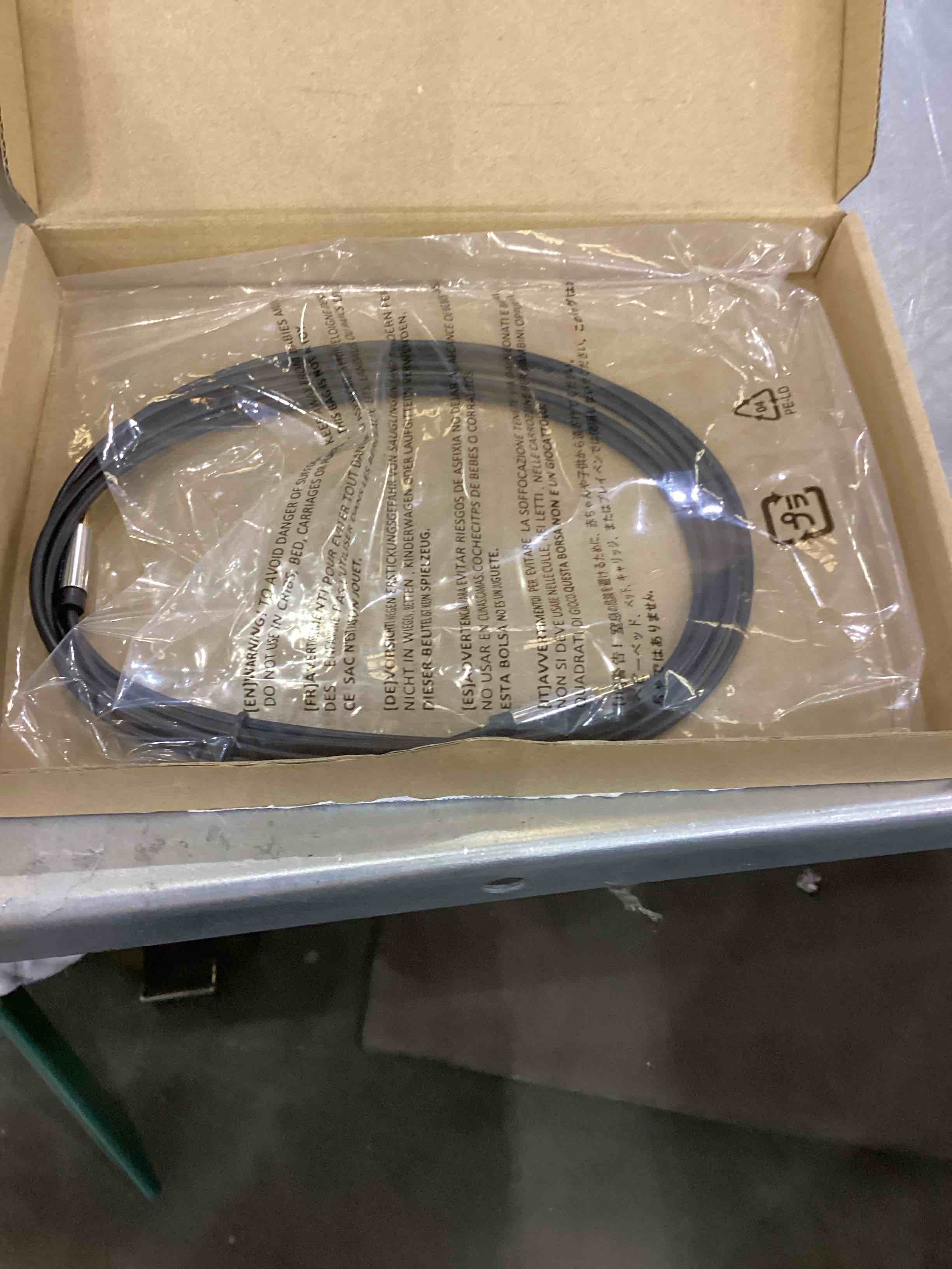 https://s3.amazonaws.com/lotting-images-prod/bidfta/EXS00692521_1697561104061.jpeg
