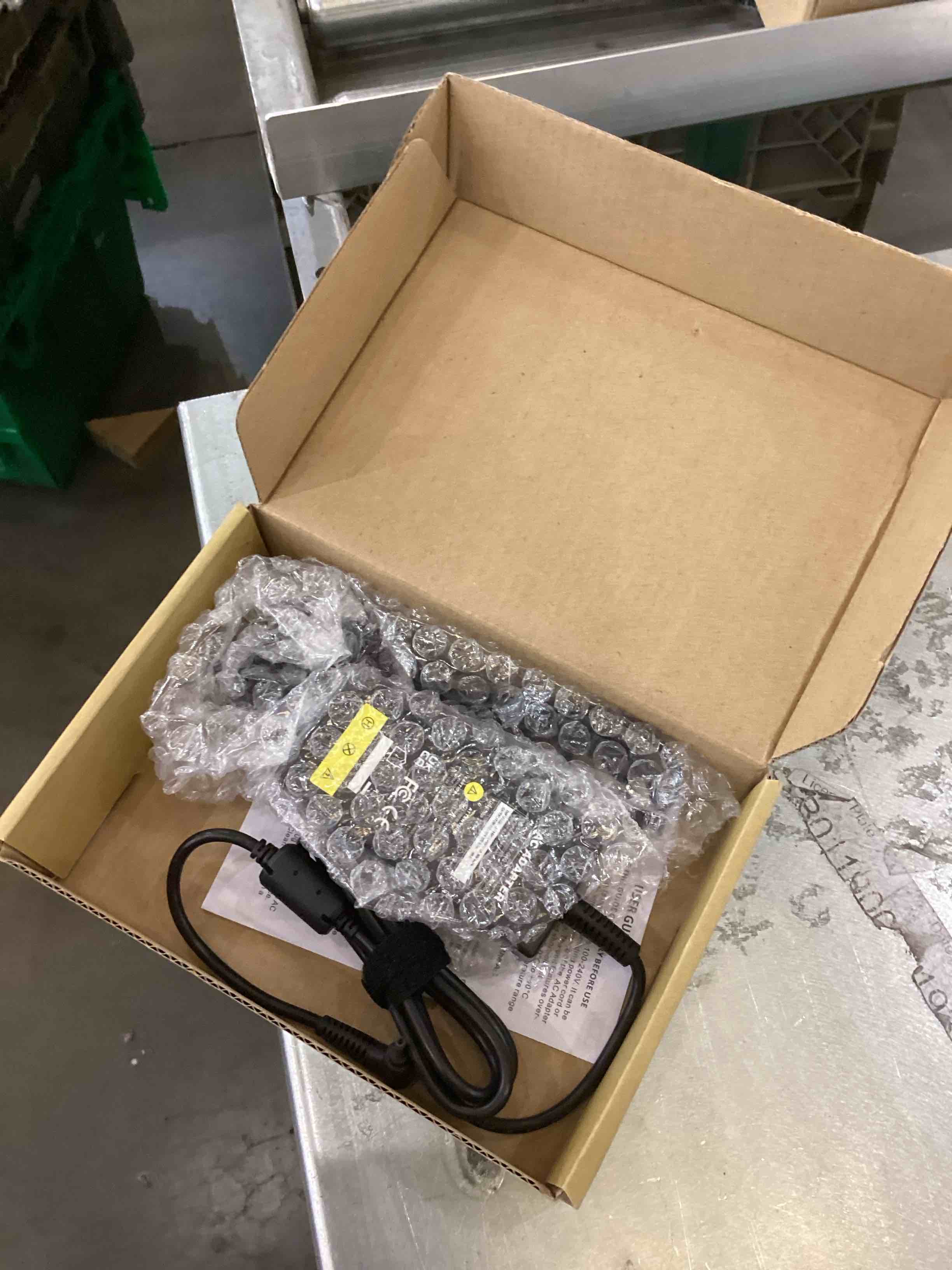 https://s3.amazonaws.com/lotting-images-prod/bidfta/EXS00692782_1697657116410.jpeg