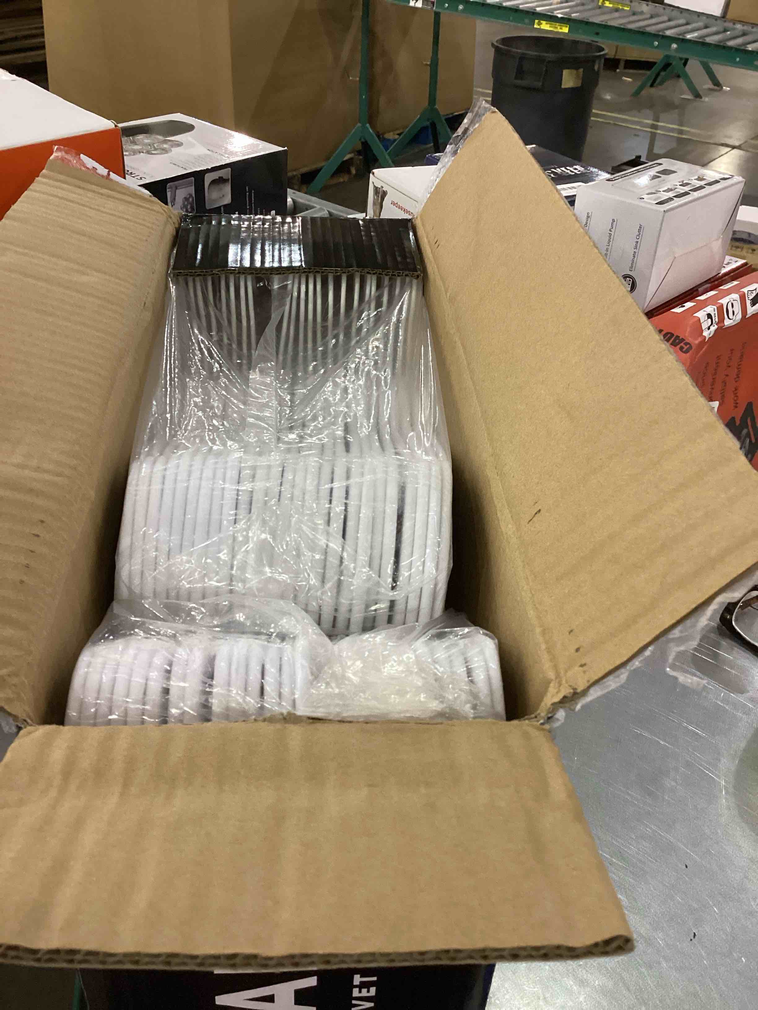 https://s3.amazonaws.com/lotting-images-prod/bidfta/EXS00692908_1697728795427.jpeg