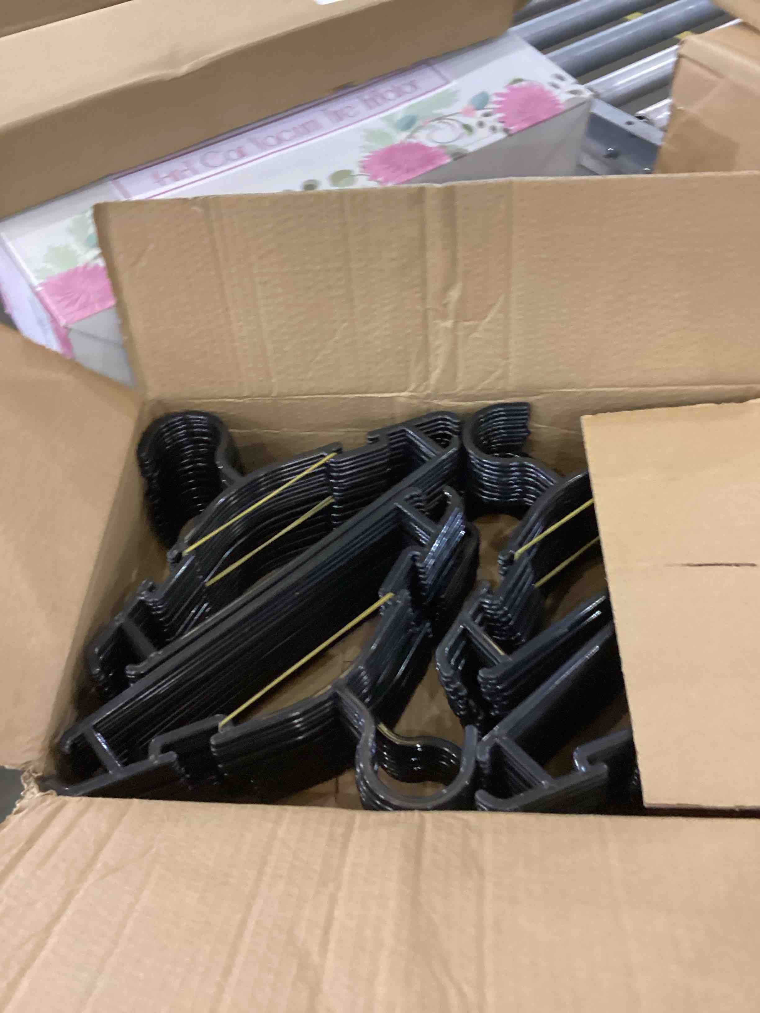 https://s3.amazonaws.com/lotting-images-prod/bidfta/EXS00692991_1697743441475.jpeg