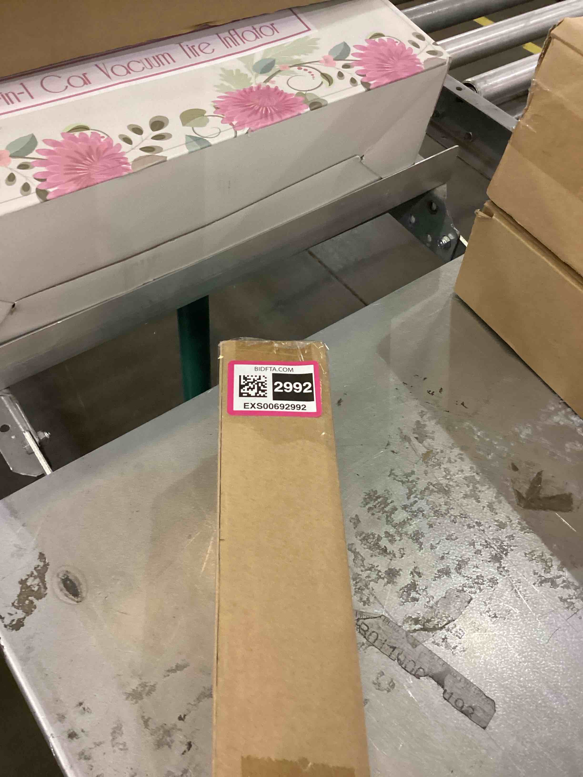 https://s3.amazonaws.com/lotting-images-prod/bidfta/EXS00692992_1697743604866.jpeg