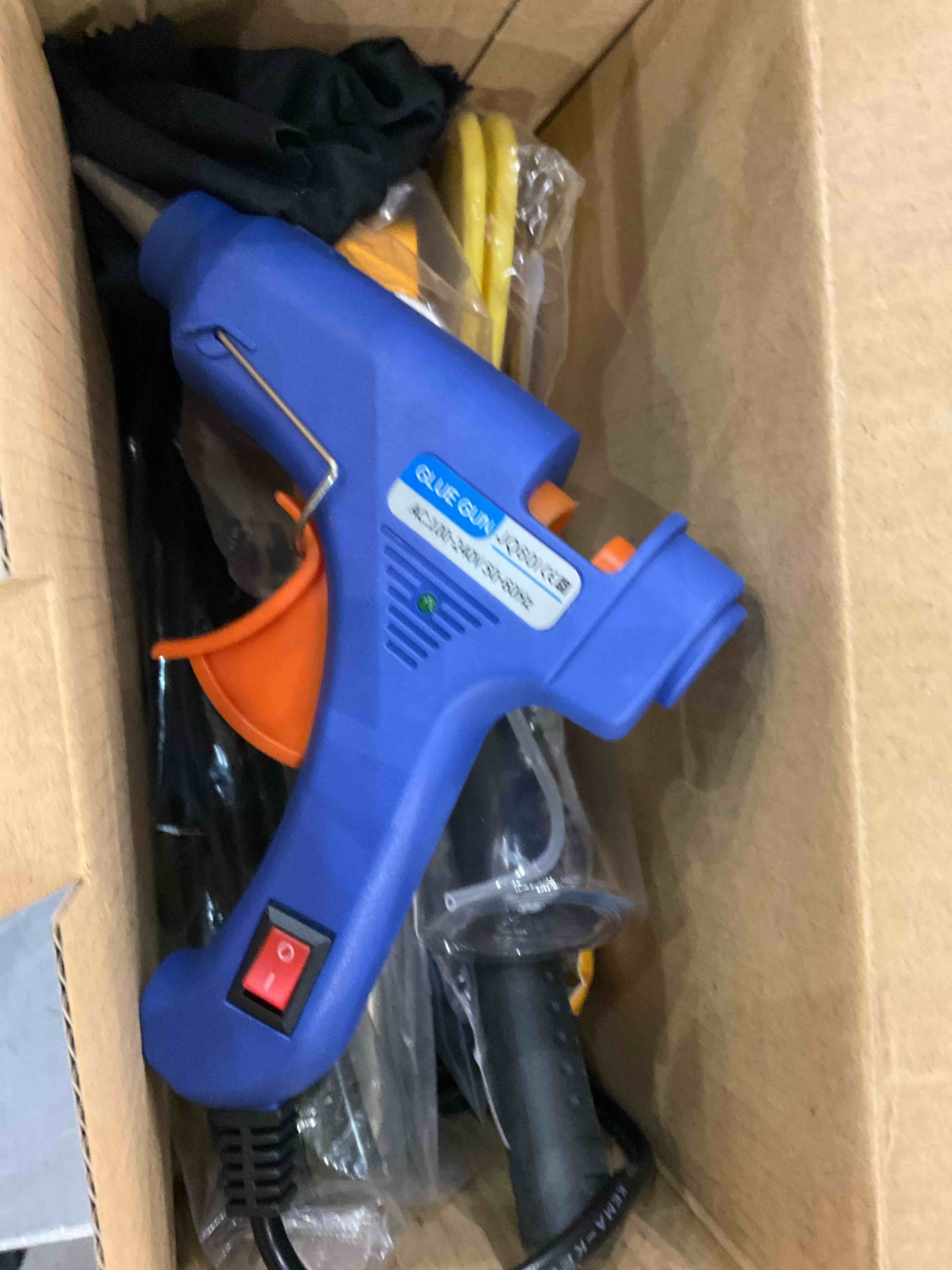 https://s3.amazonaws.com/lotting-images-prod/bidfta/EXS00693033_1700659528547.jpeg