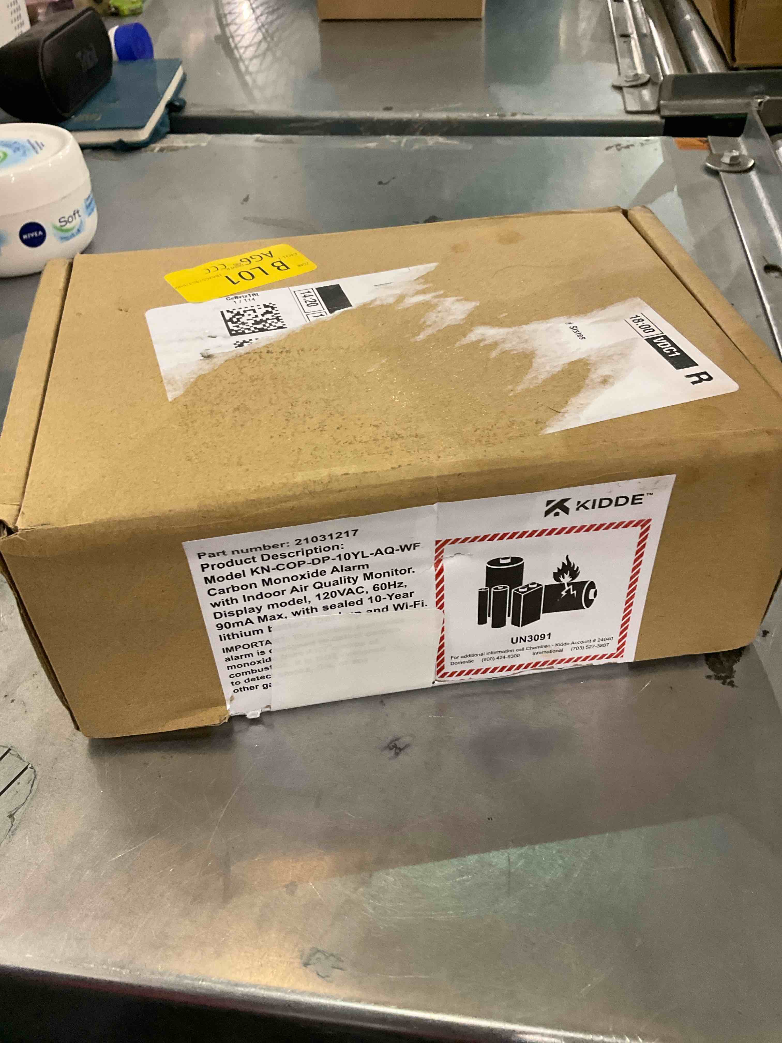 https://s3.amazonaws.com/lotting-images-prod/bidfta/EXS00693818_1697739895366.jpeg