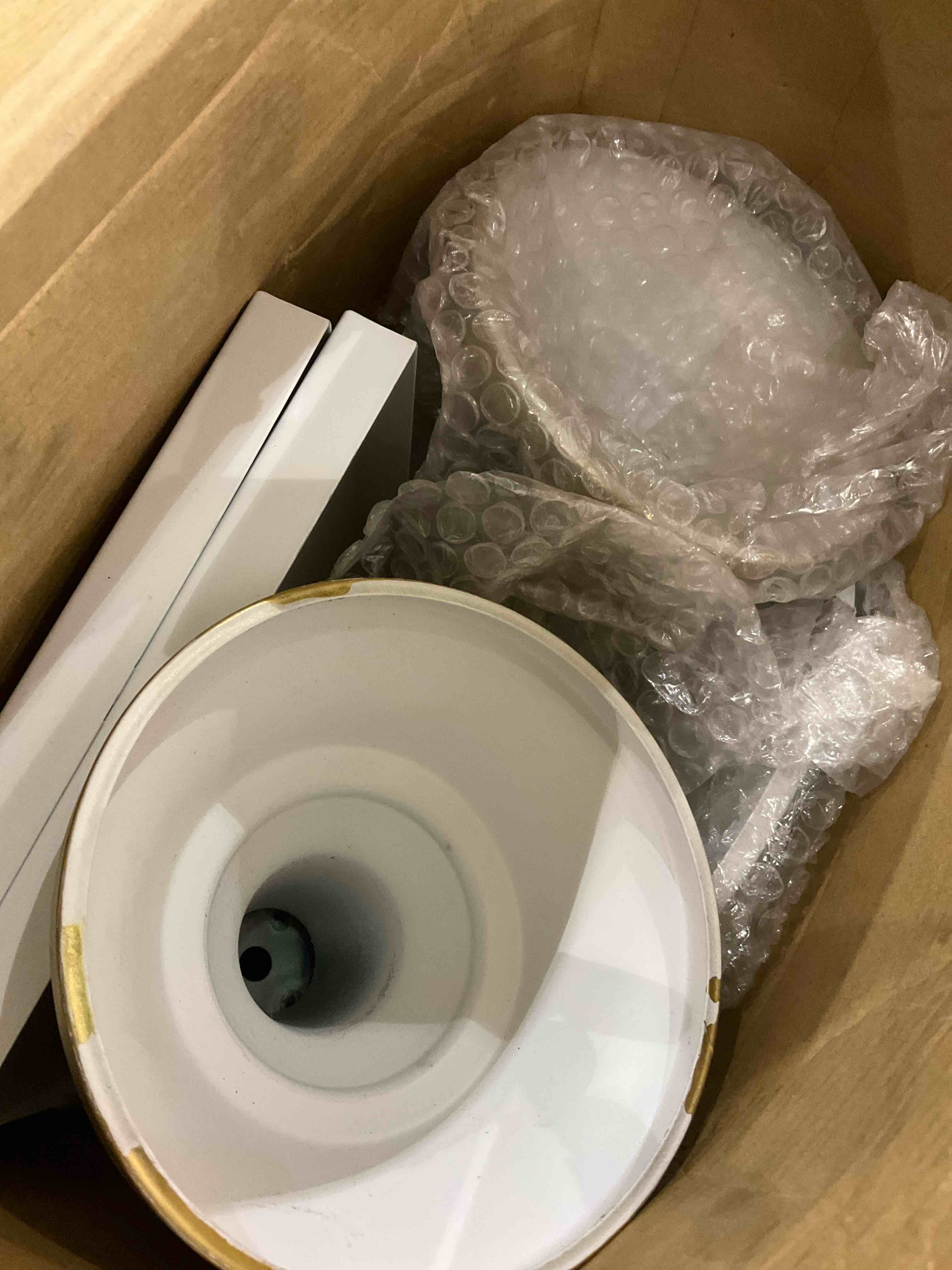 https://s3.amazonaws.com/lotting-images-prod/bidfta/EXS00694148_1699020148790.jpeg