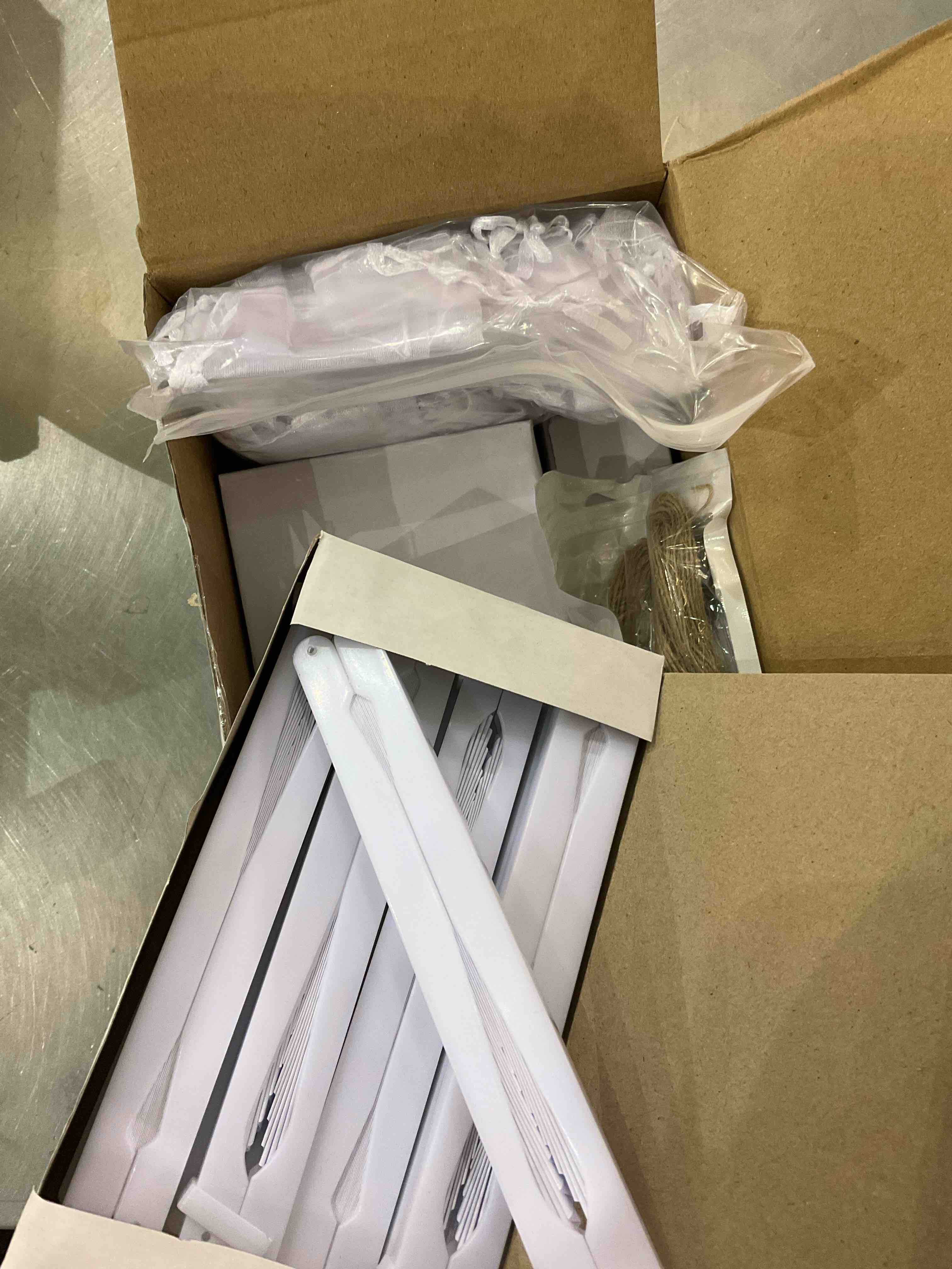 https://s3.amazonaws.com/lotting-images-prod/bidfta/EXS00694411_1699370071080.jpeg