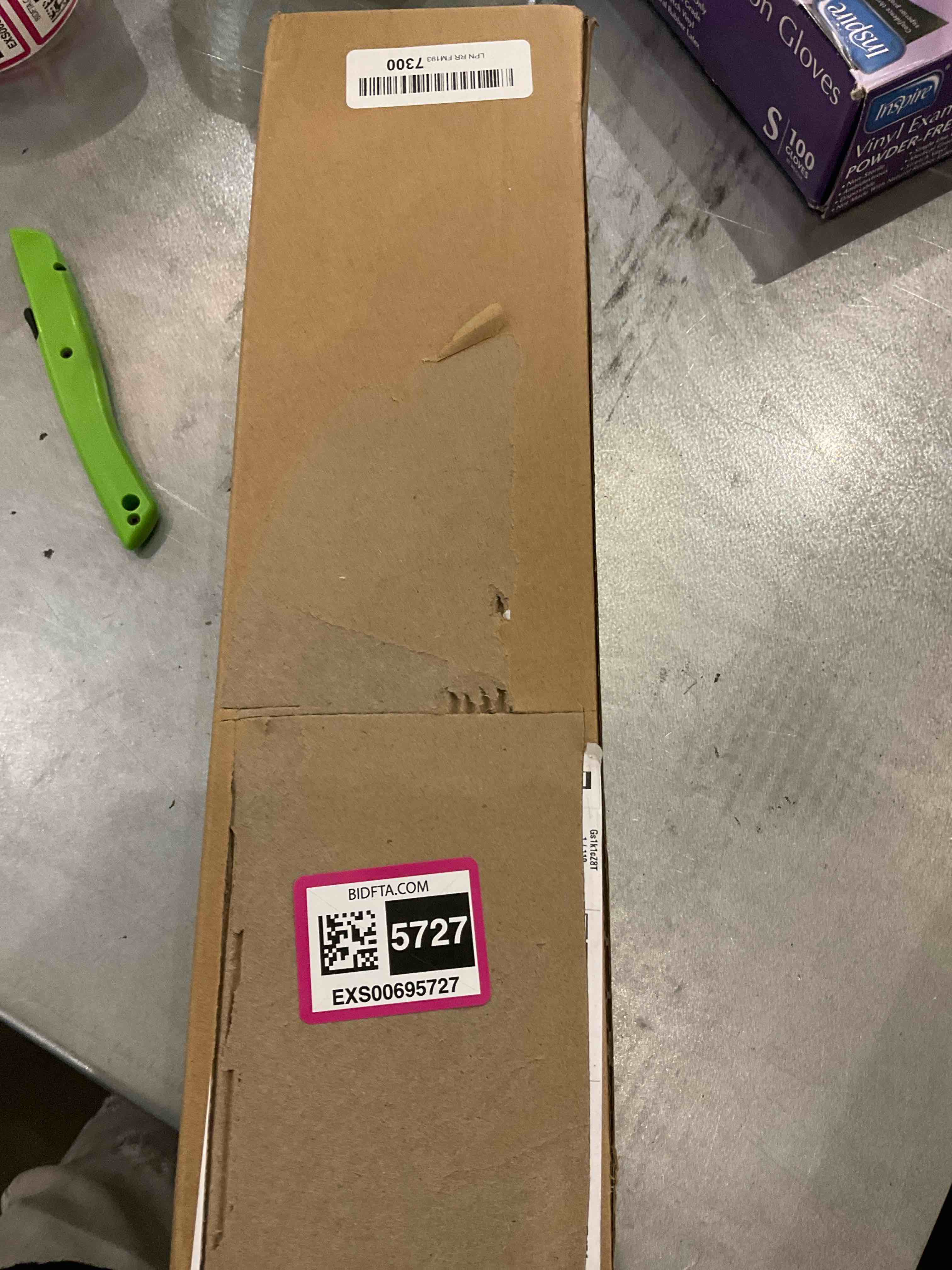 https://s3.amazonaws.com/lotting-images-prod/bidfta/EXS00695727_1697736408875.jpeg