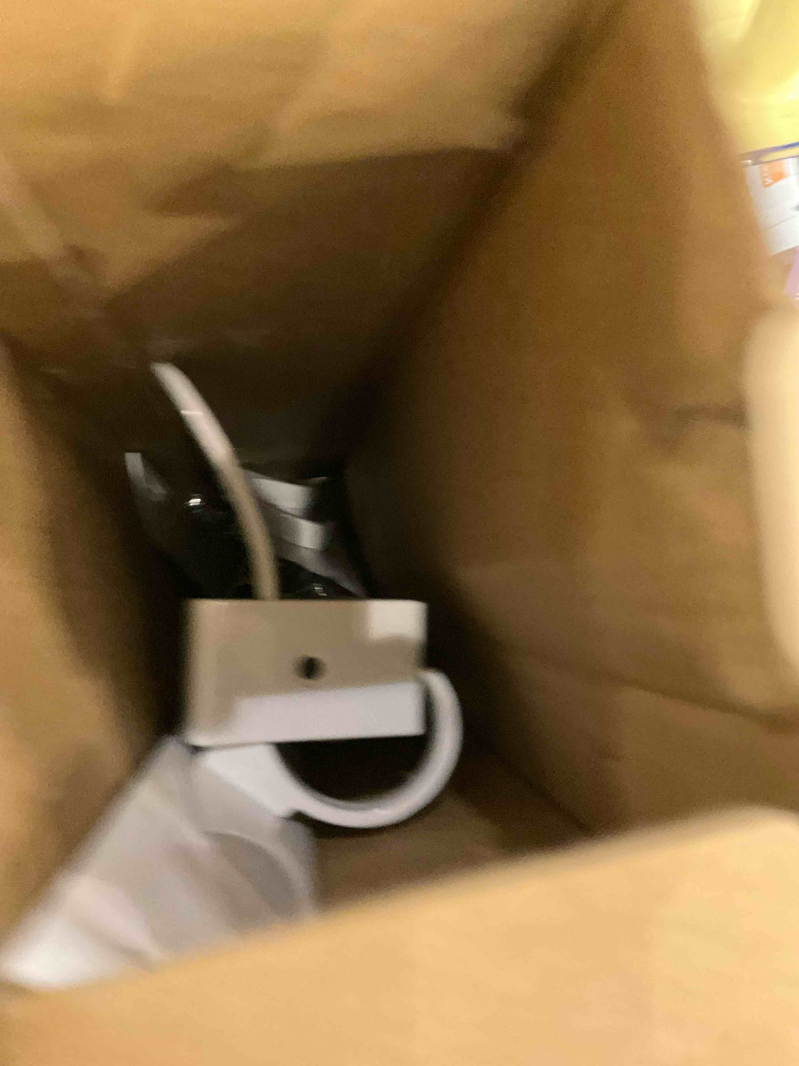 https://s3.amazonaws.com/lotting-images-prod/bidfta/EXS00695727_1697736425739.jpeg