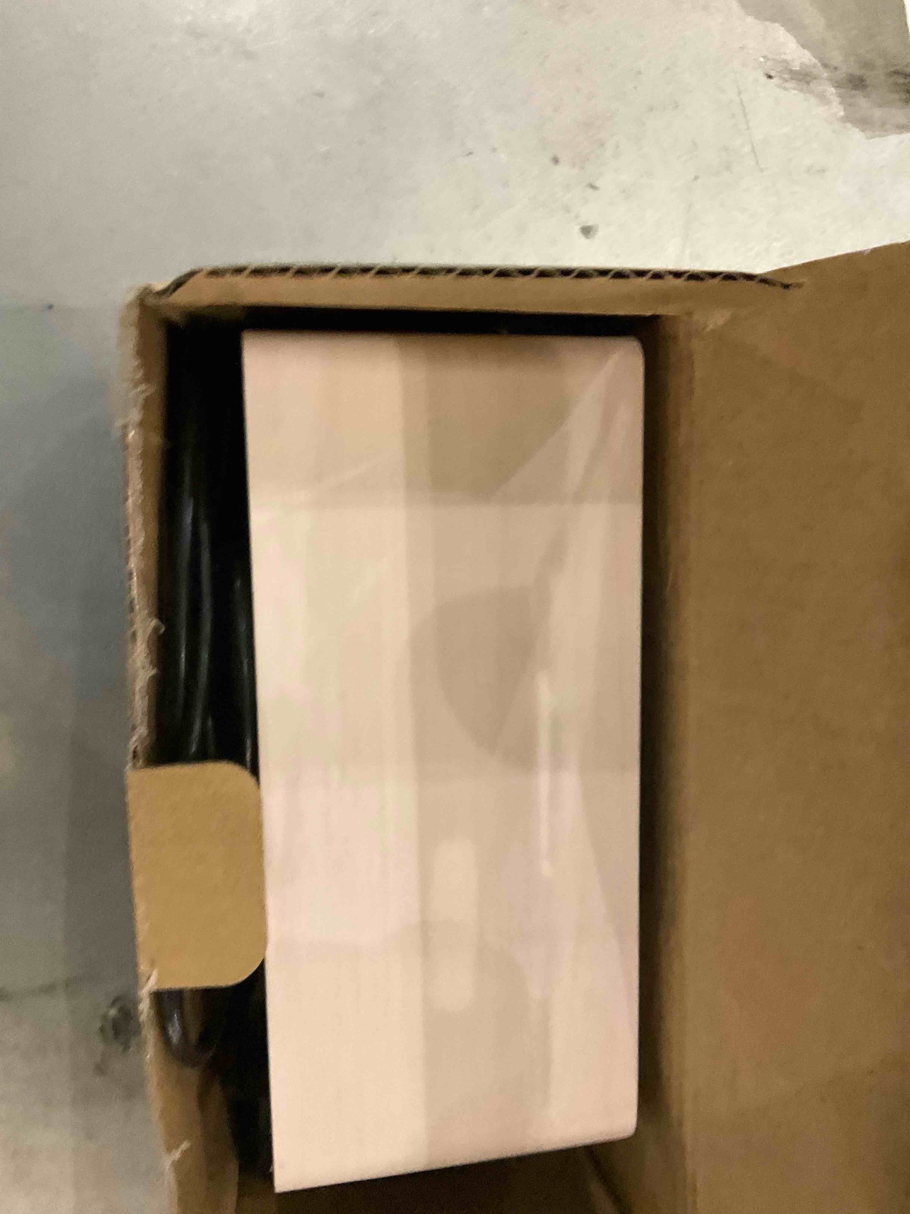 https://s3.amazonaws.com/lotting-images-prod/bidfta/EXS00695775_1697745044567.jpeg