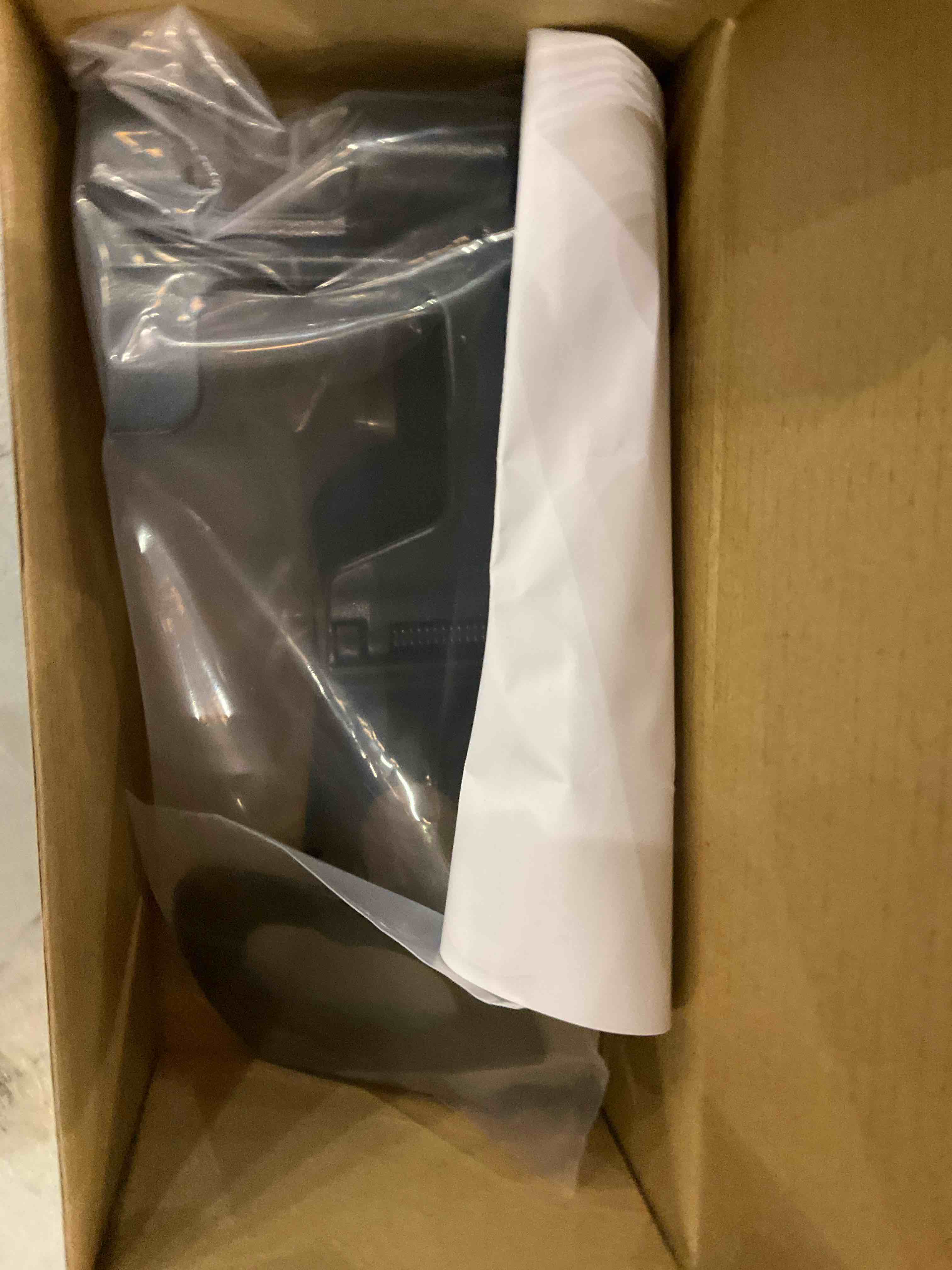 https://s3.amazonaws.com/lotting-images-prod/bidfta/EXS00695776_1697745100340.jpeg
