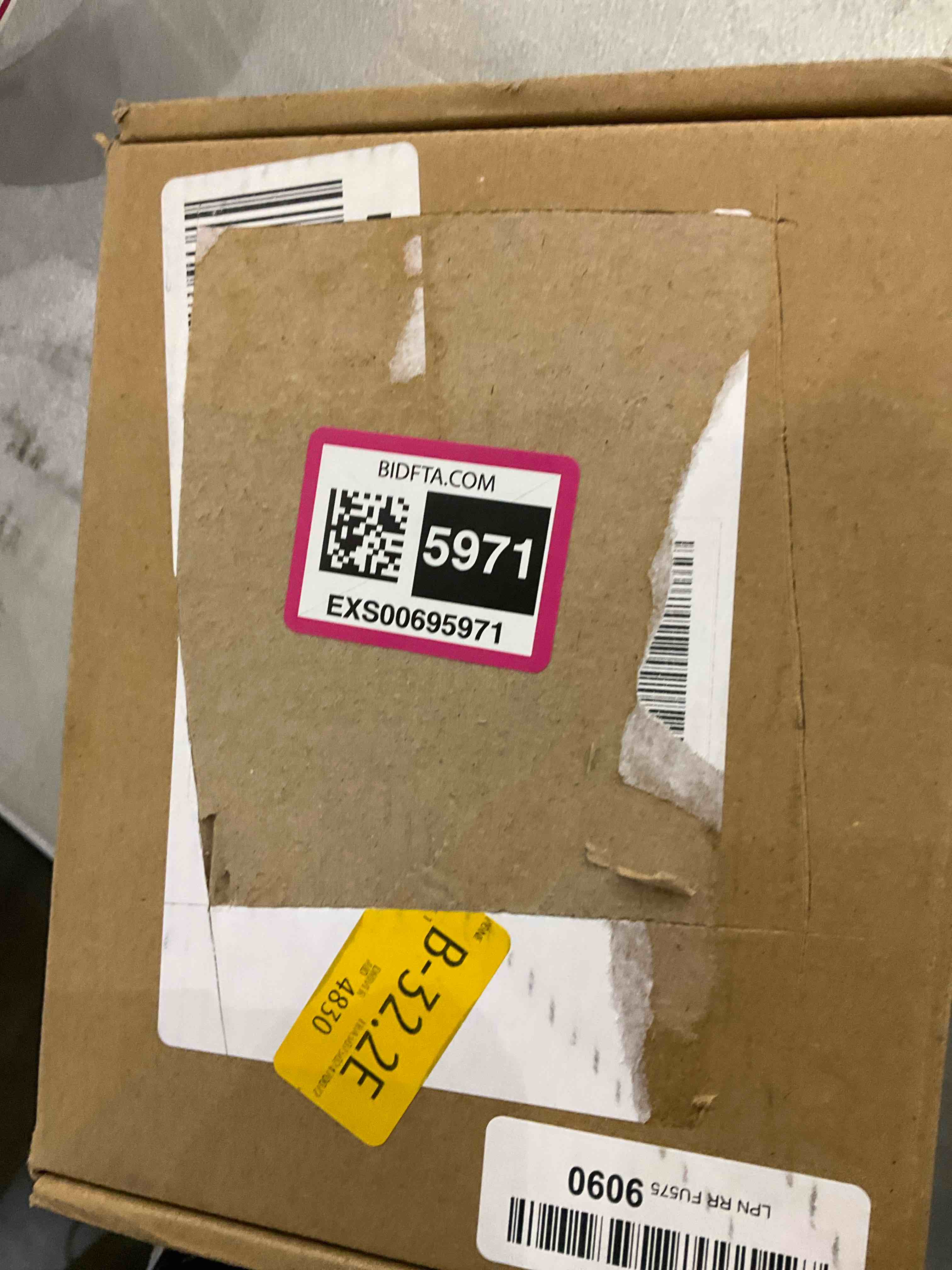 https://s3.amazonaws.com/lotting-images-prod/bidfta/EXS00695971_1698072212205.jpeg