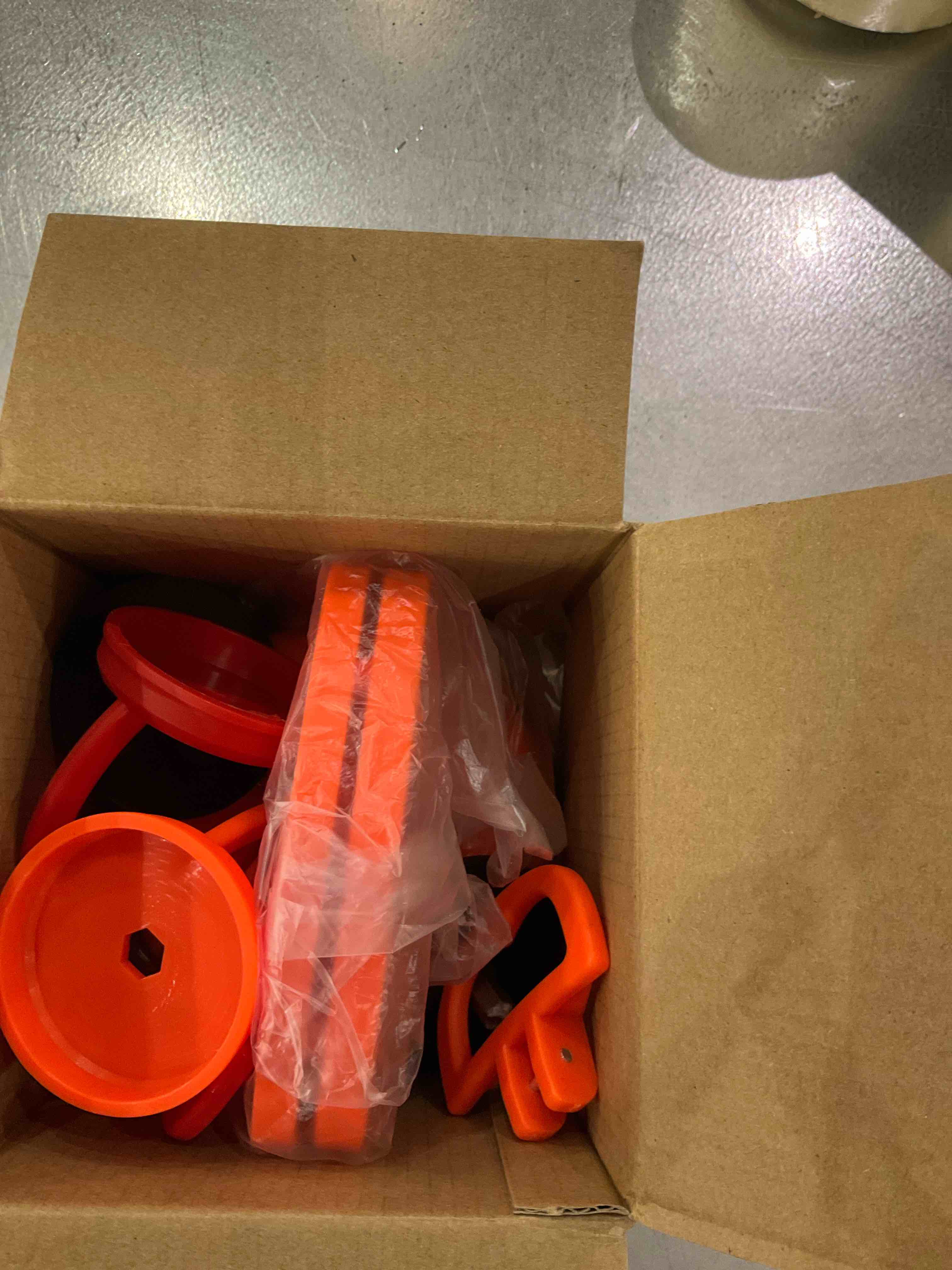 https://s3.amazonaws.com/lotting-images-prod/bidfta/EXS00696017_1697558052165.jpeg