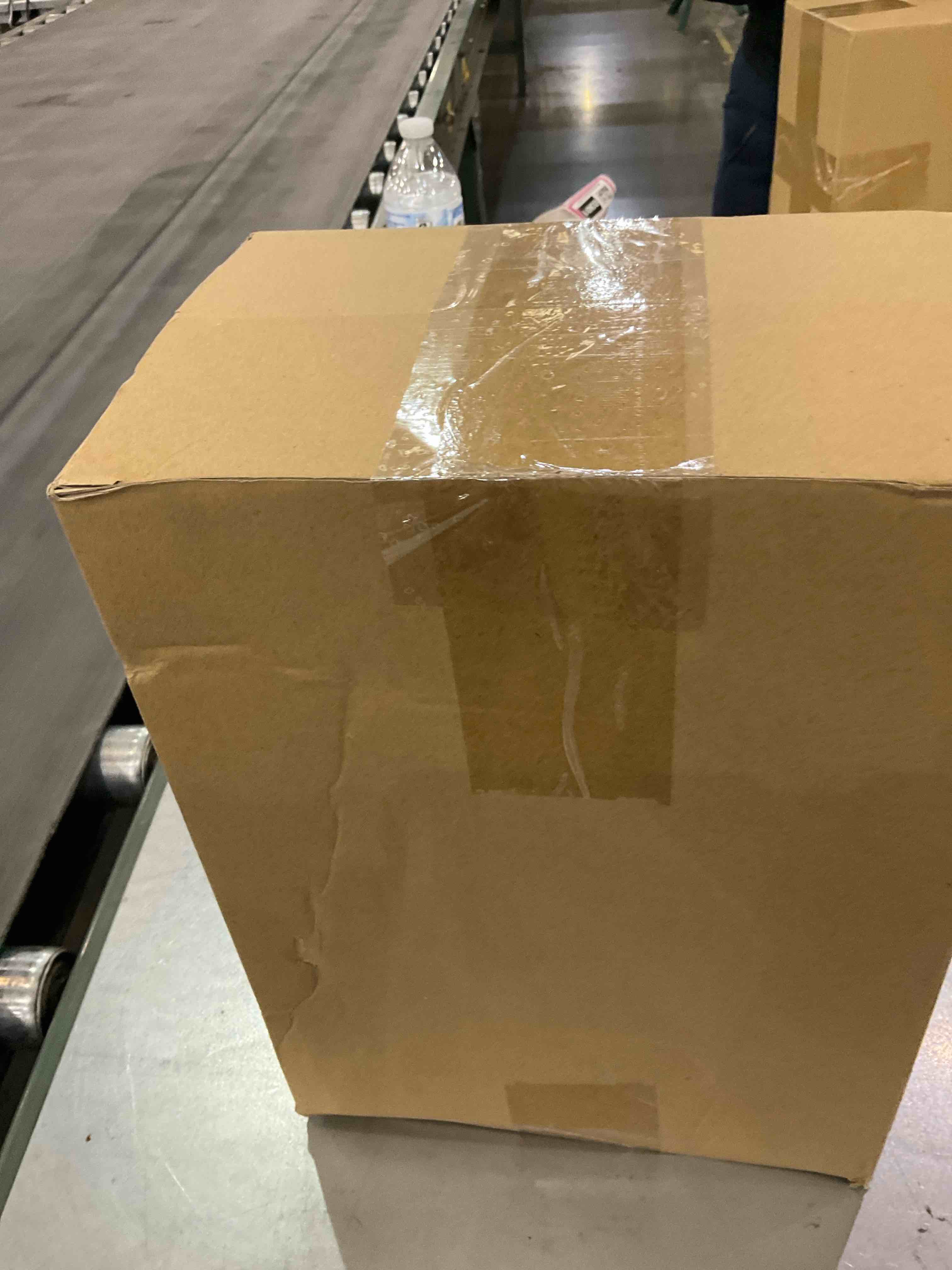 https://s3.amazonaws.com/lotting-images-prod/bidfta/EXS00696081_1697569867212.jpeg