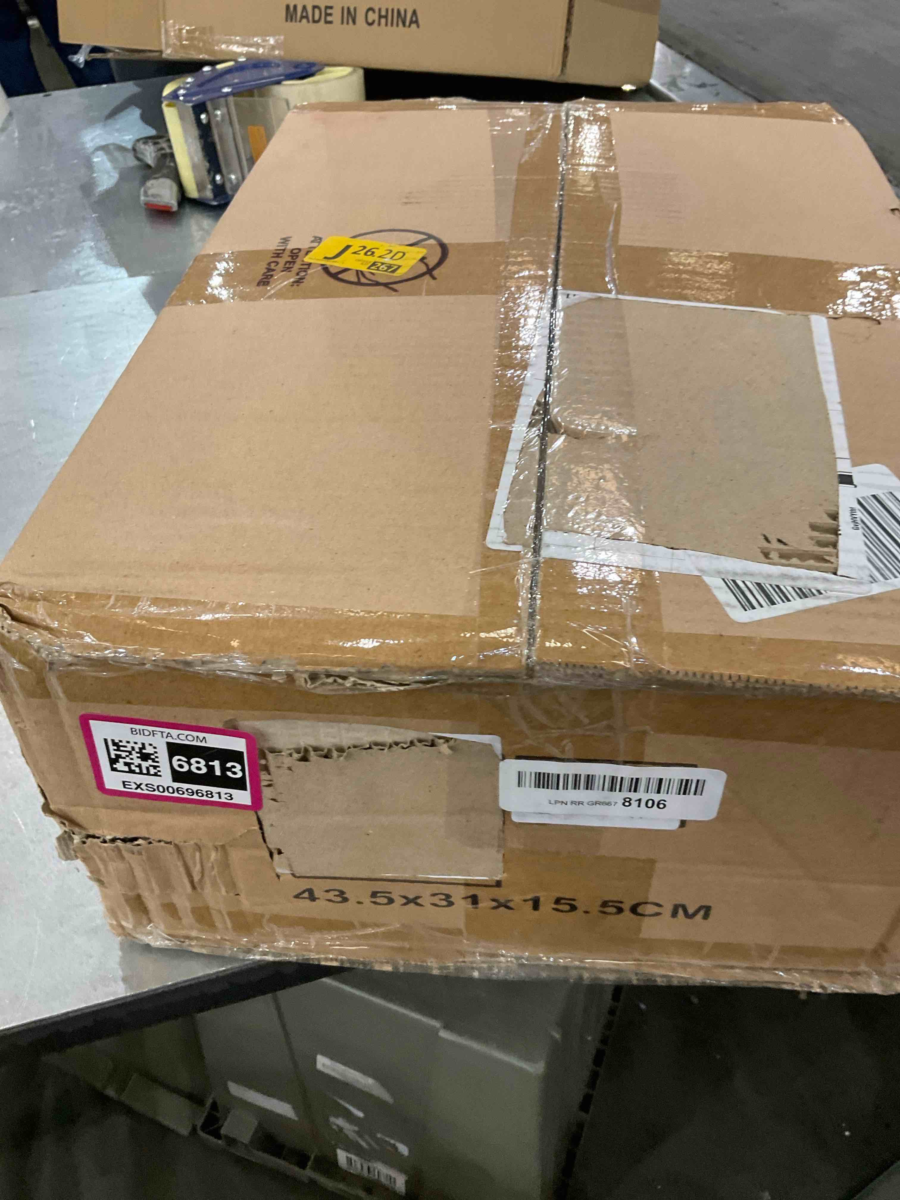 https://s3.amazonaws.com/lotting-images-prod/bidfta/EXS00696813_1697812670624.jpeg