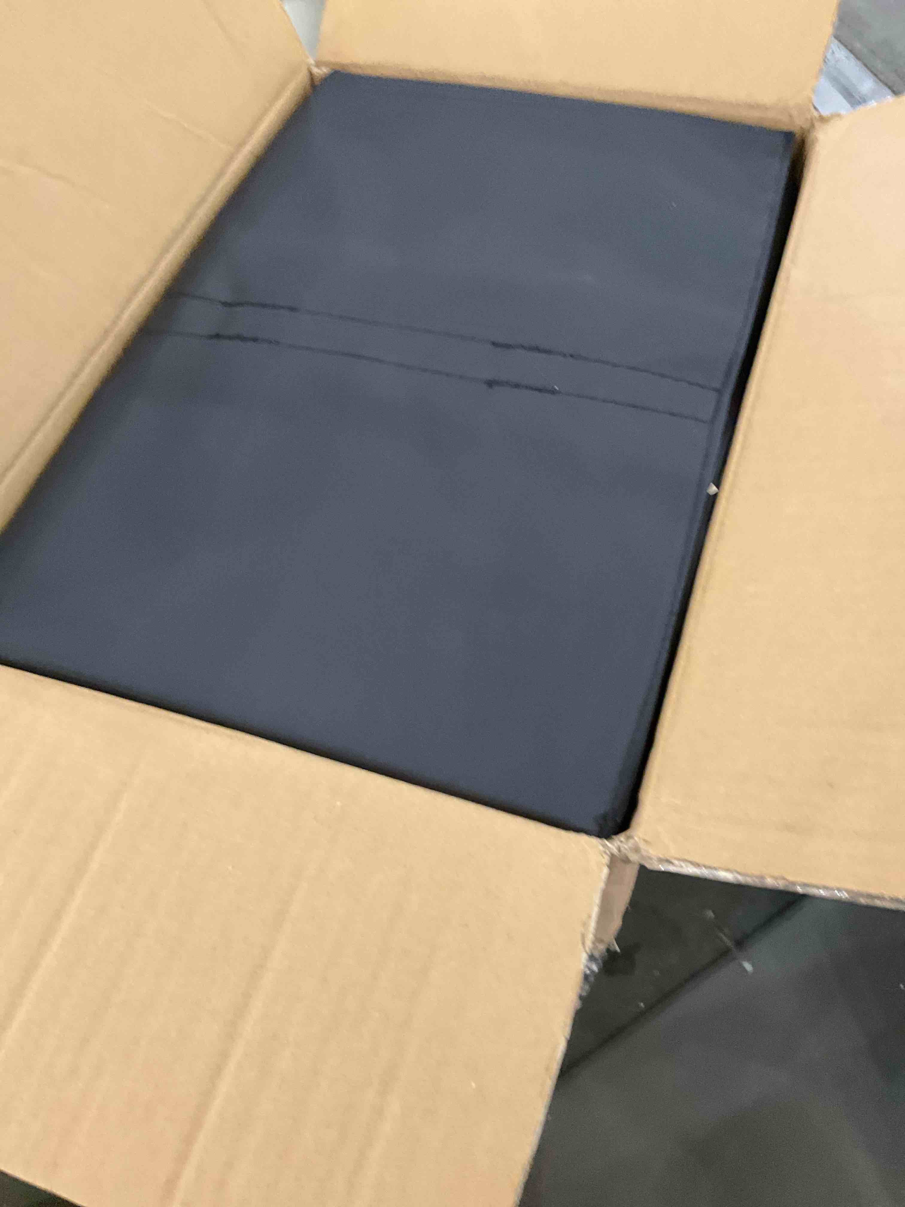 https://s3.amazonaws.com/lotting-images-prod/bidfta/EXS00696813_1697812696323.jpeg