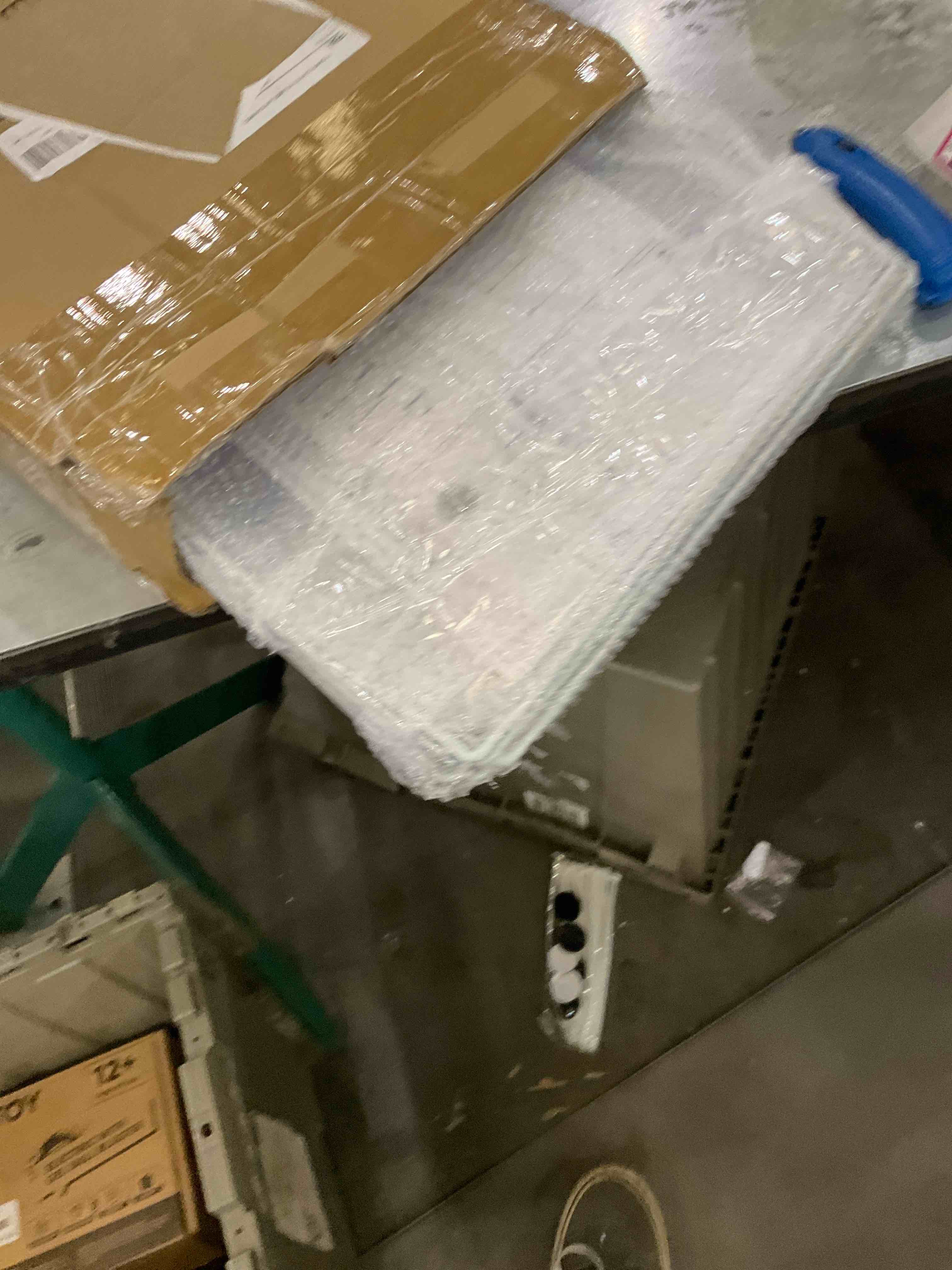 https://s3.amazonaws.com/lotting-images-prod/bidfta/EXS00696815_1697812944405.jpeg