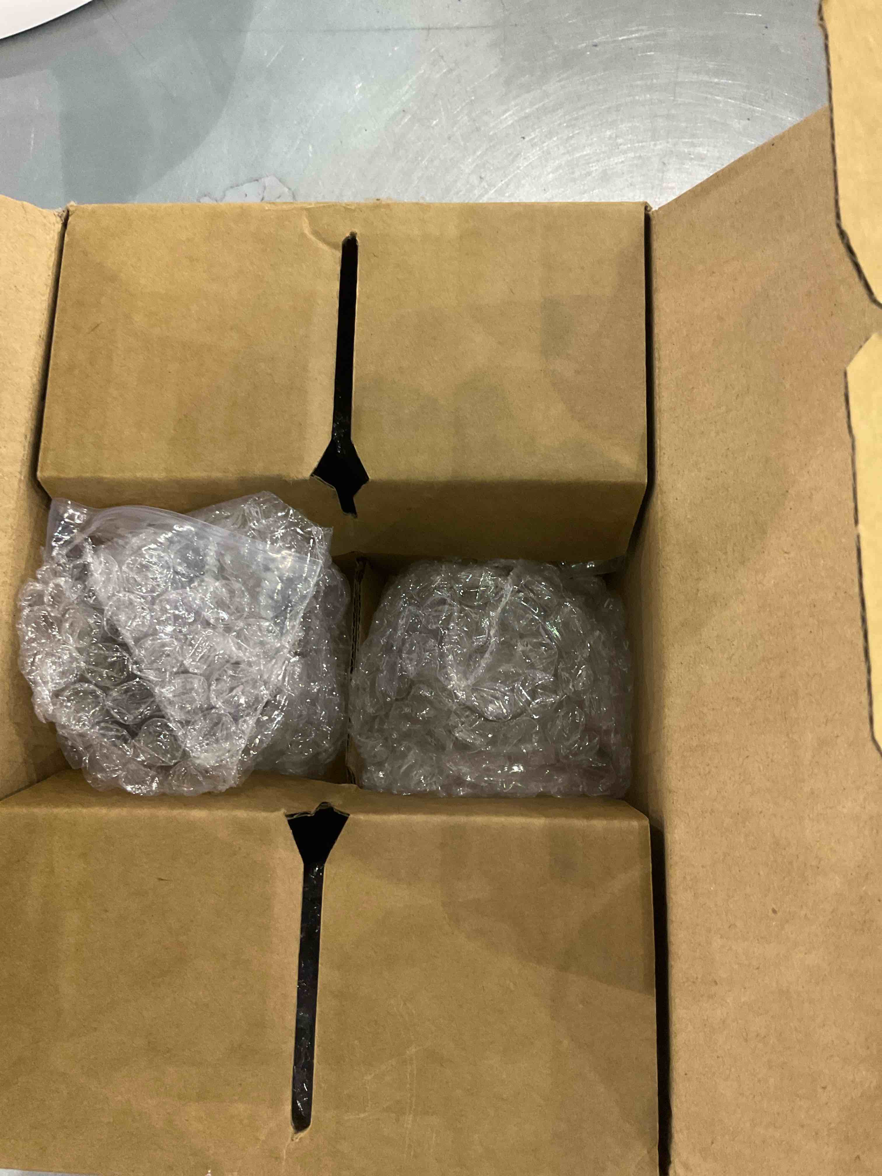 https://s3.amazonaws.com/lotting-images-prod/bidfta/EXS00697242_1698060132327.jpeg