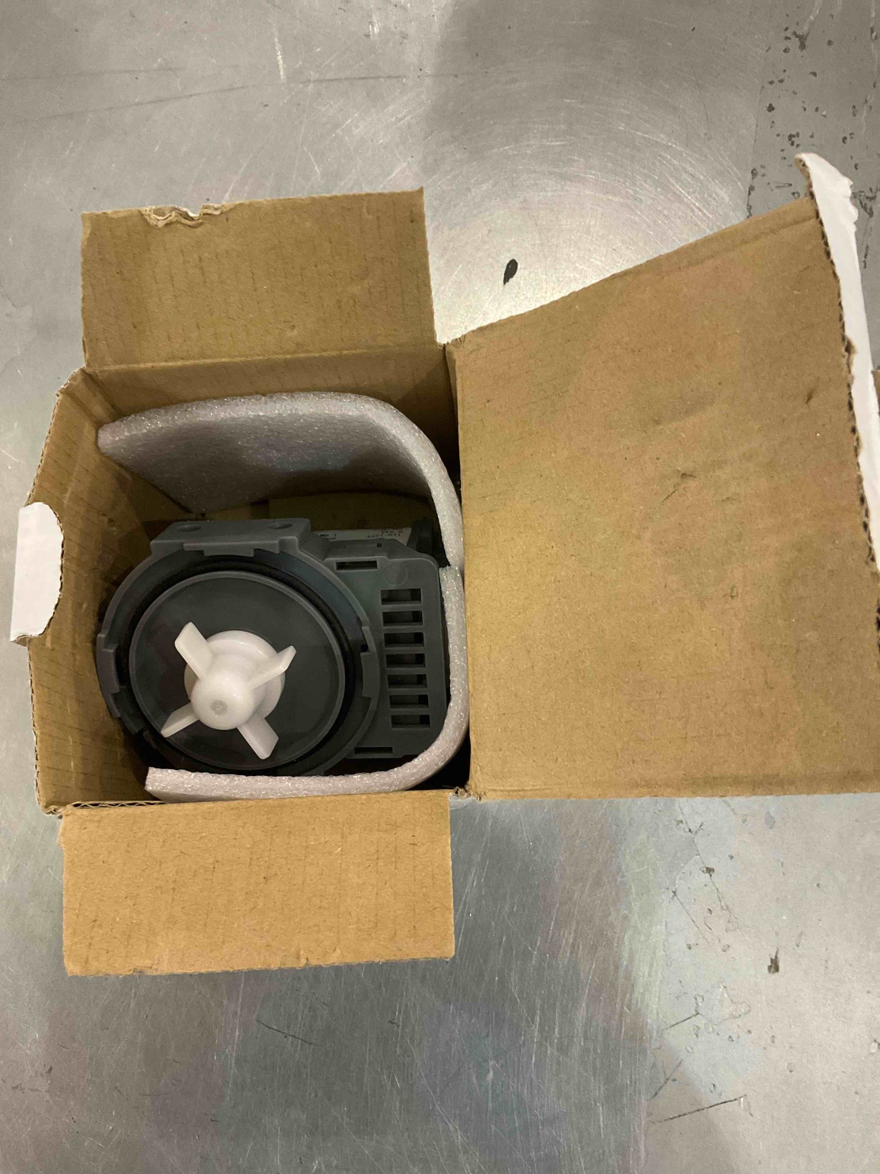 https://s3.amazonaws.com/lotting-images-prod/bidfta/EXS00697243_1698060181379.jpeg